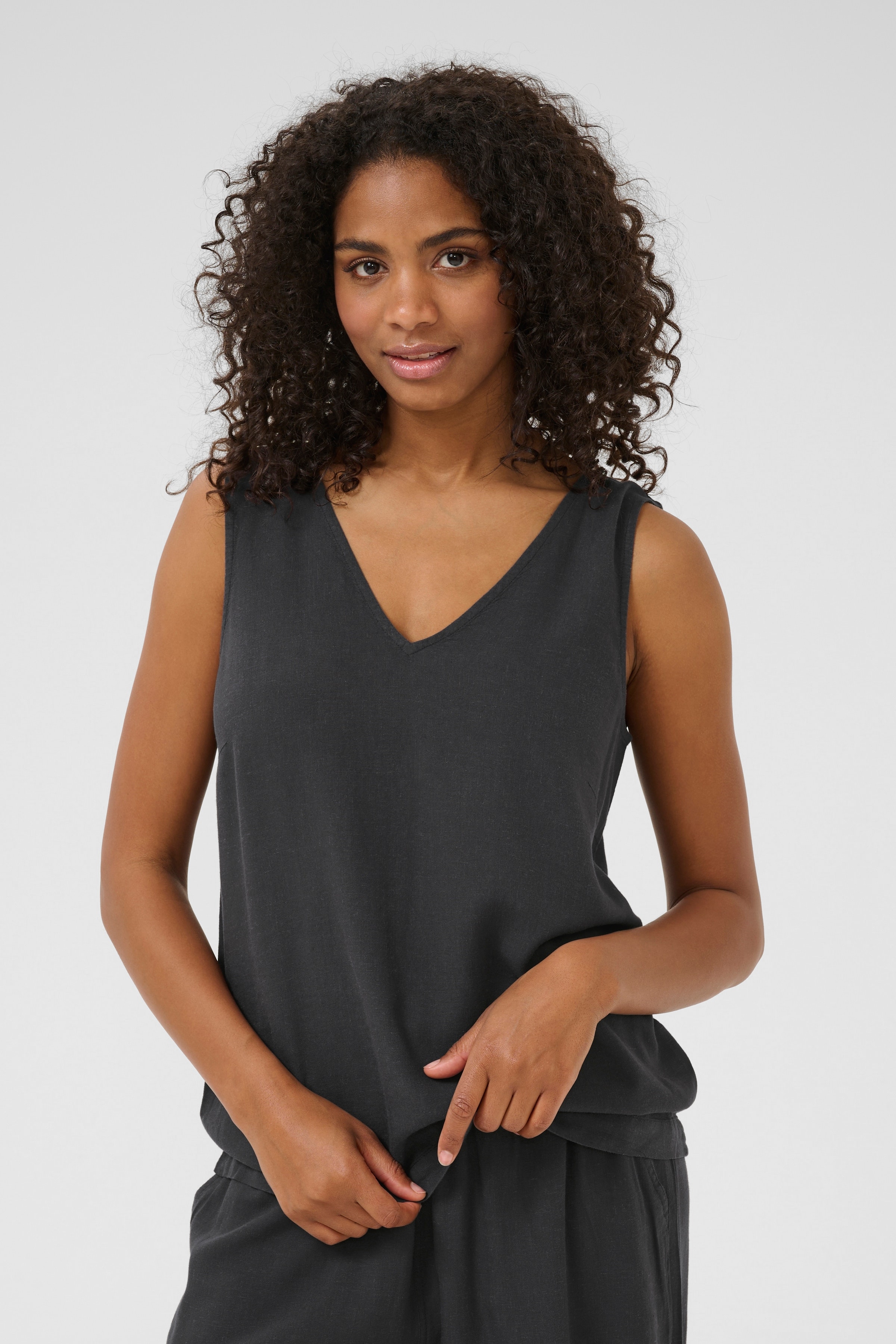 KAmilia Linen Top LOOKBOOK FRONT 10508426-190205