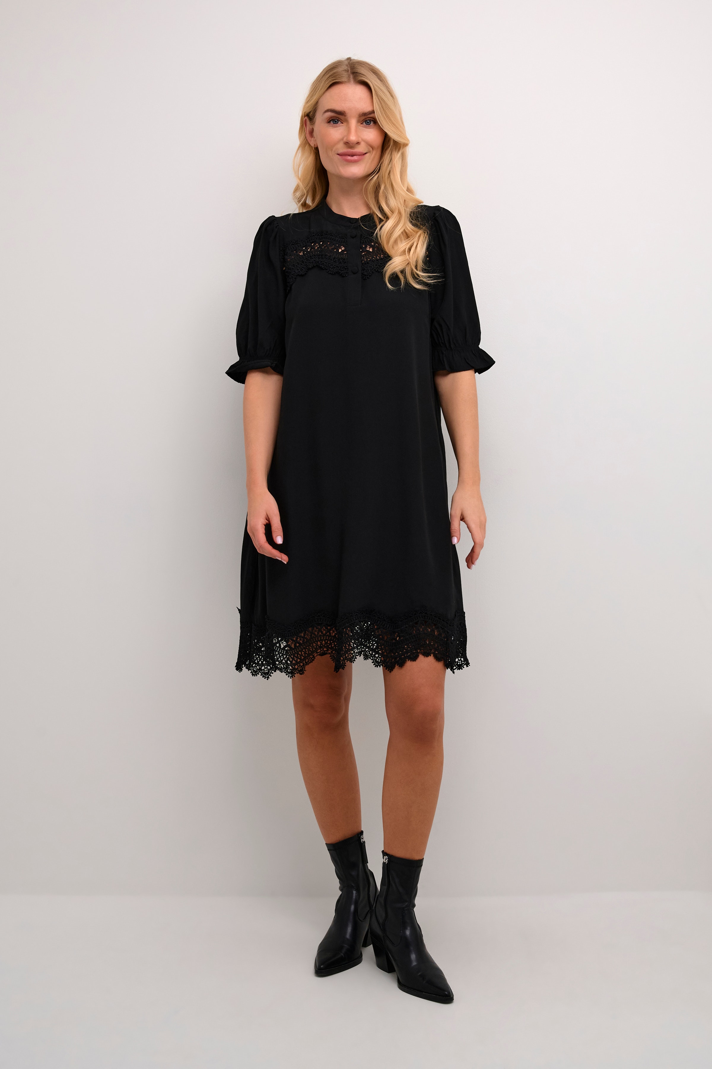 CUtiffany Kjole LOOKBOOK FRONT 50111339-500012