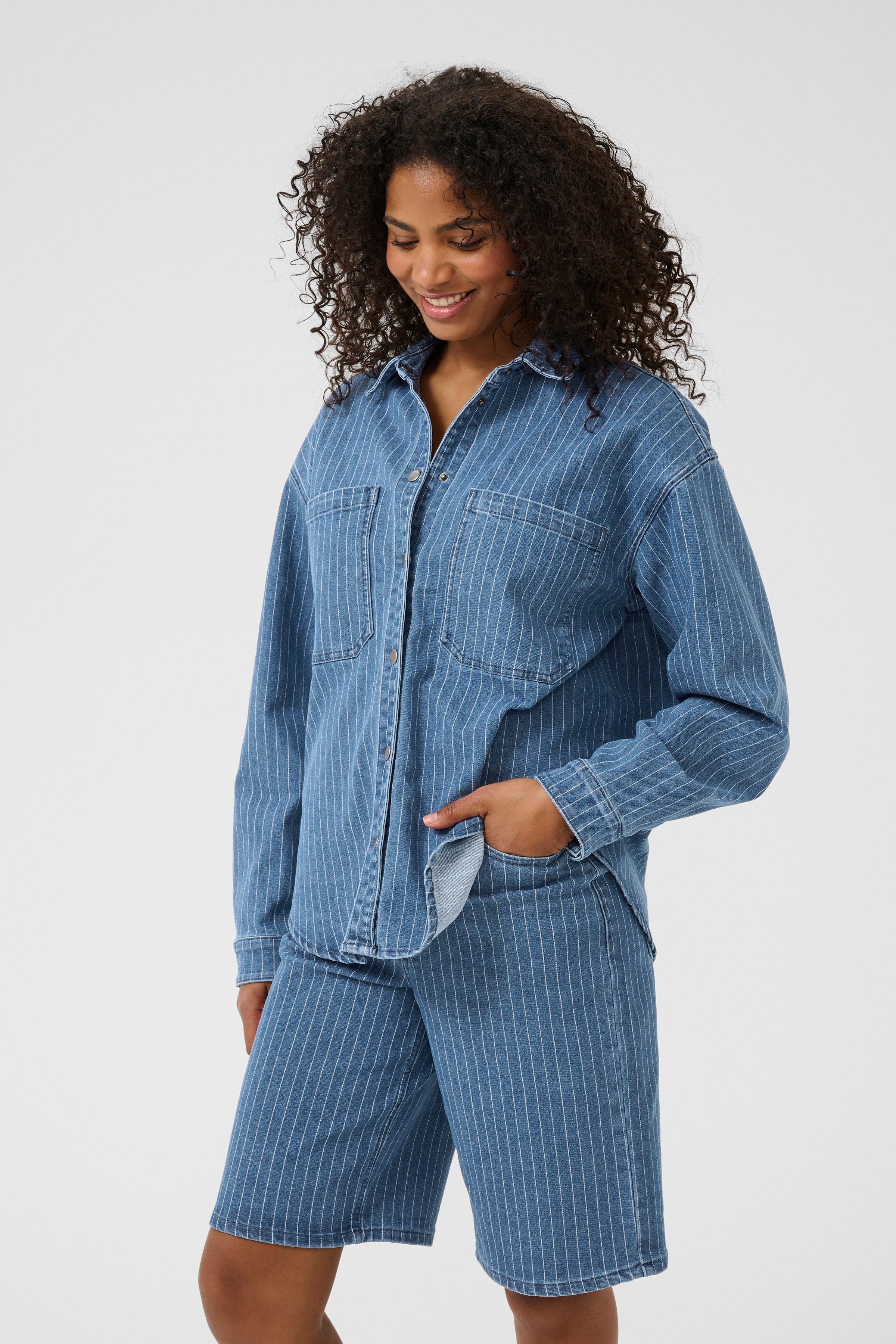 KAreece Denimskjorta LOOKBOOK FRONT 10552457-108347