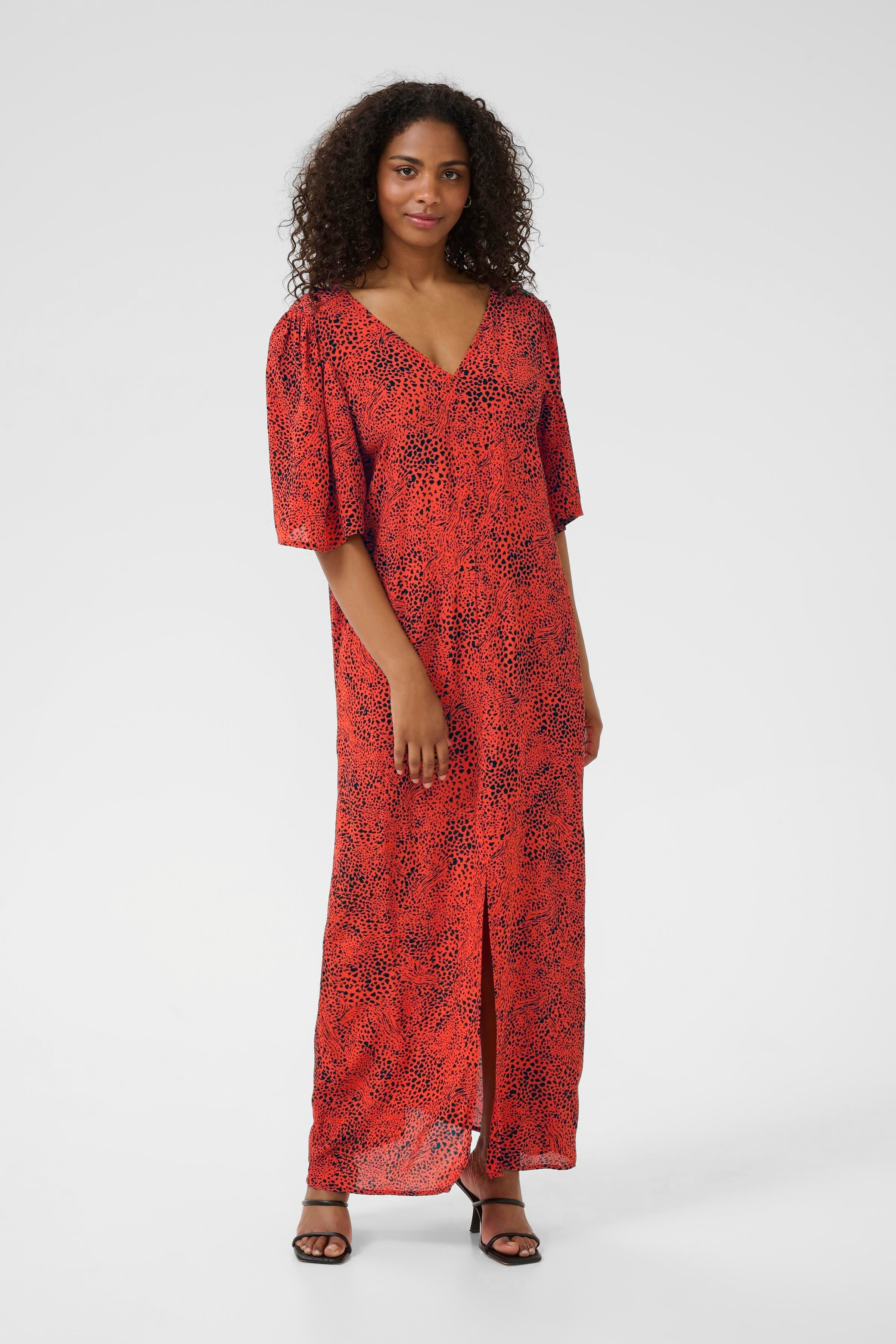 KAliana Kjole LOOKBOOK FRONT 10509926-107428