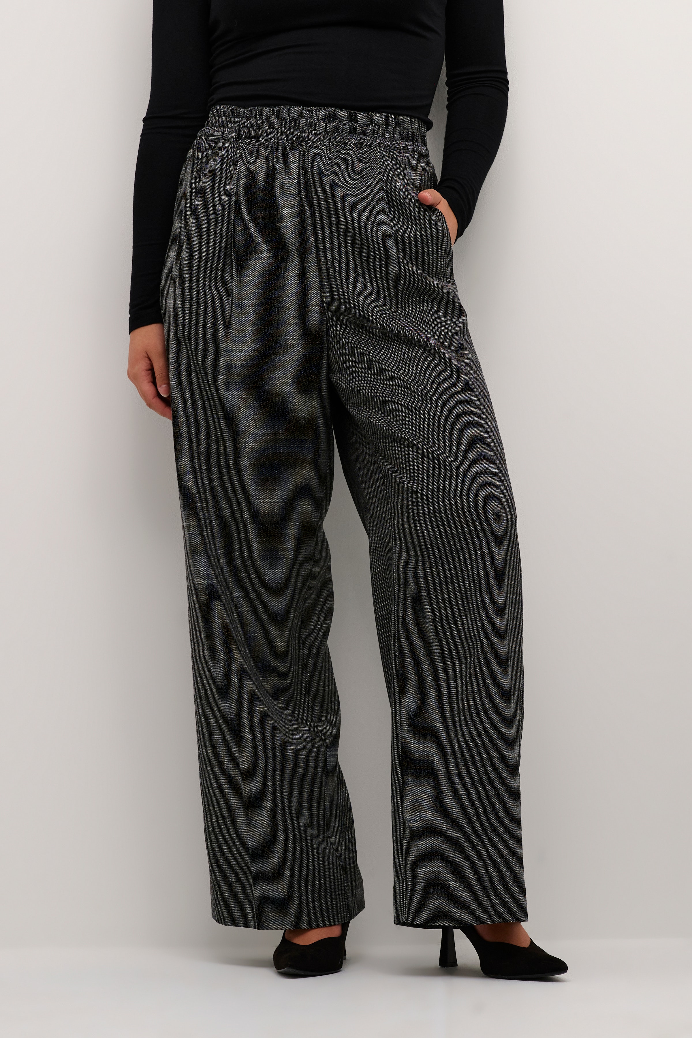 KAlouise Byxor LOOKBOOK FRONT 10507985-100125