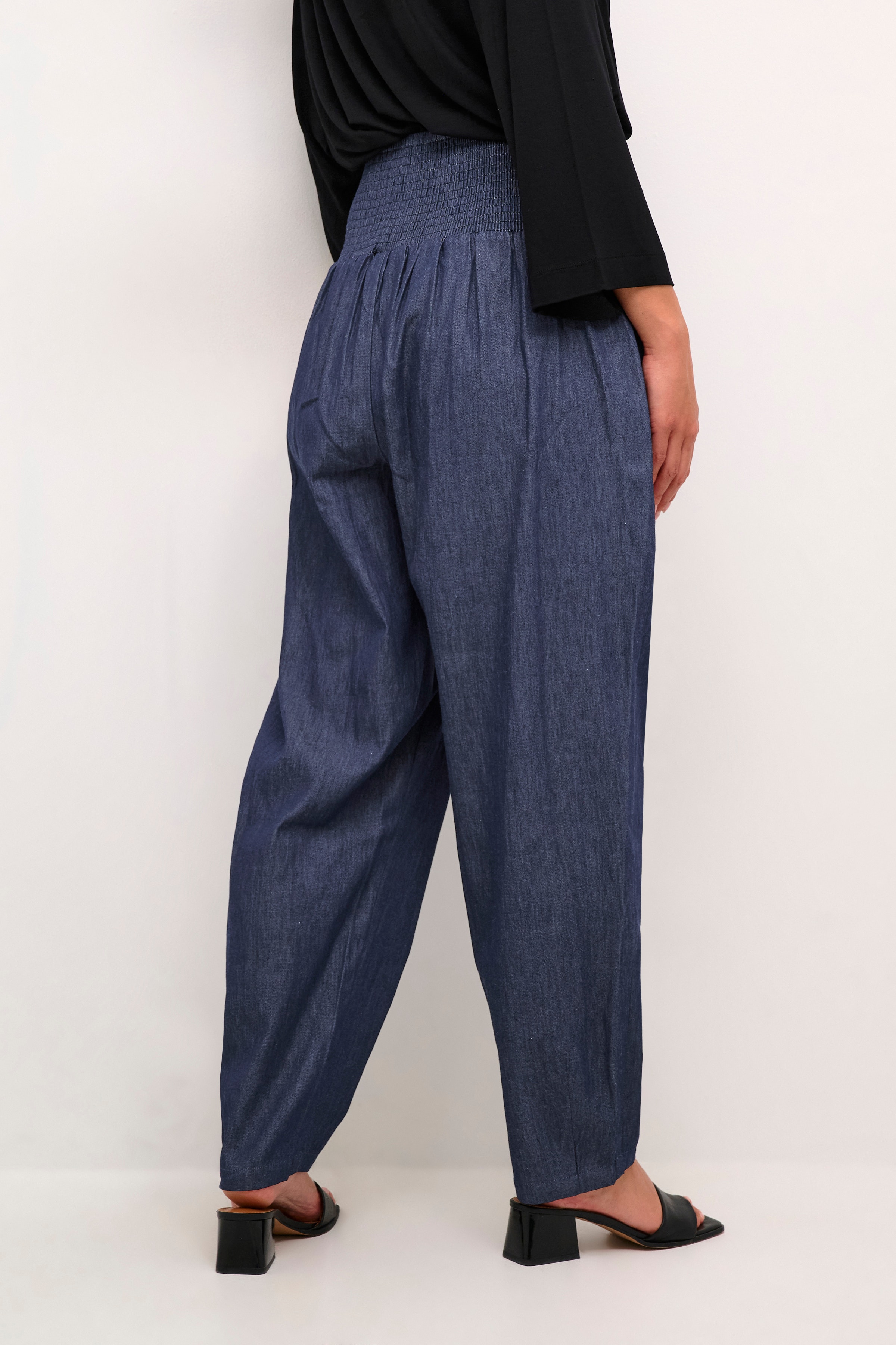BPelicia Bukser LOOKBOOK BACK 10590734-107175B