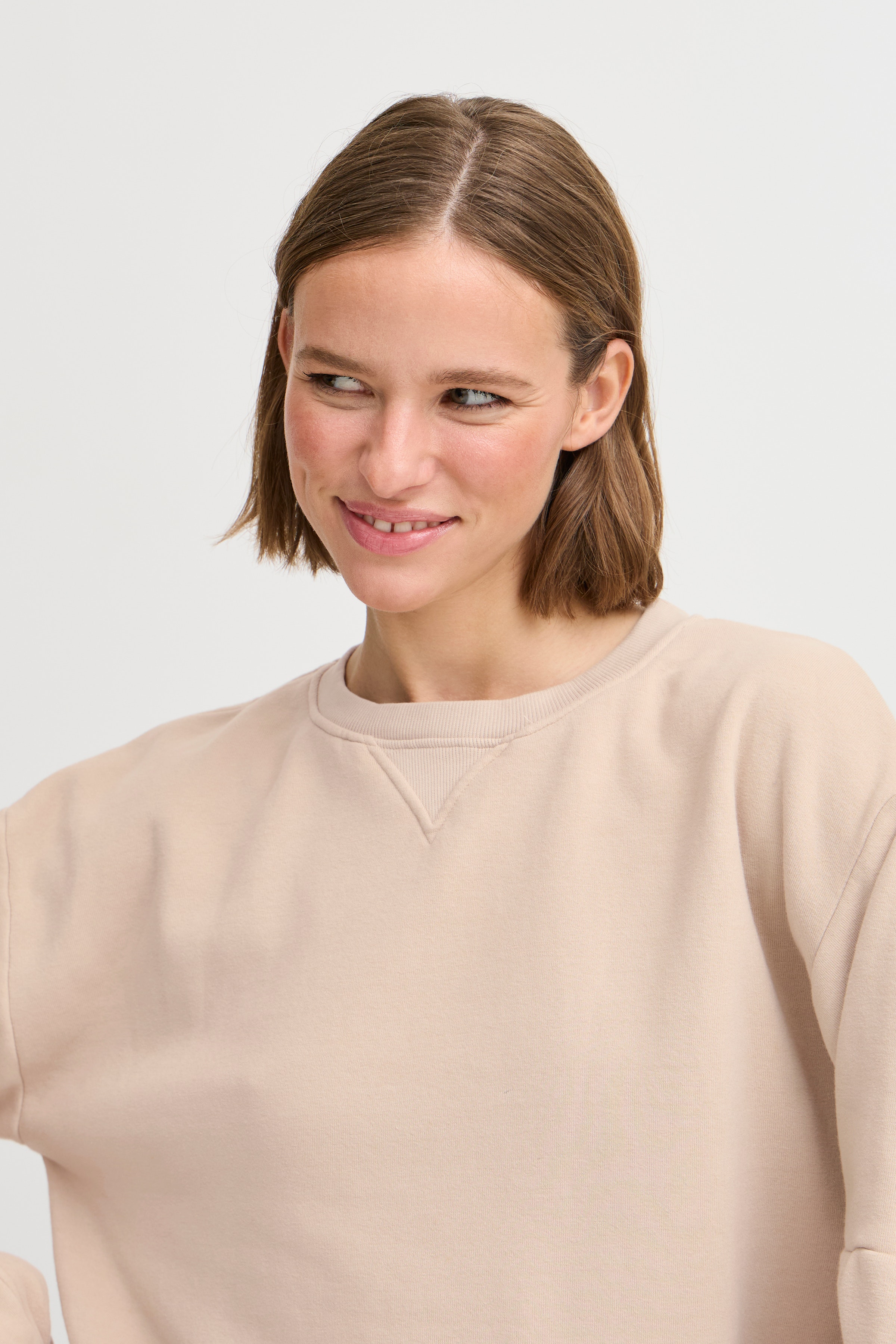 BYSTANA Sweatshirt LOOKBOOK DETAIL 20816360-151304