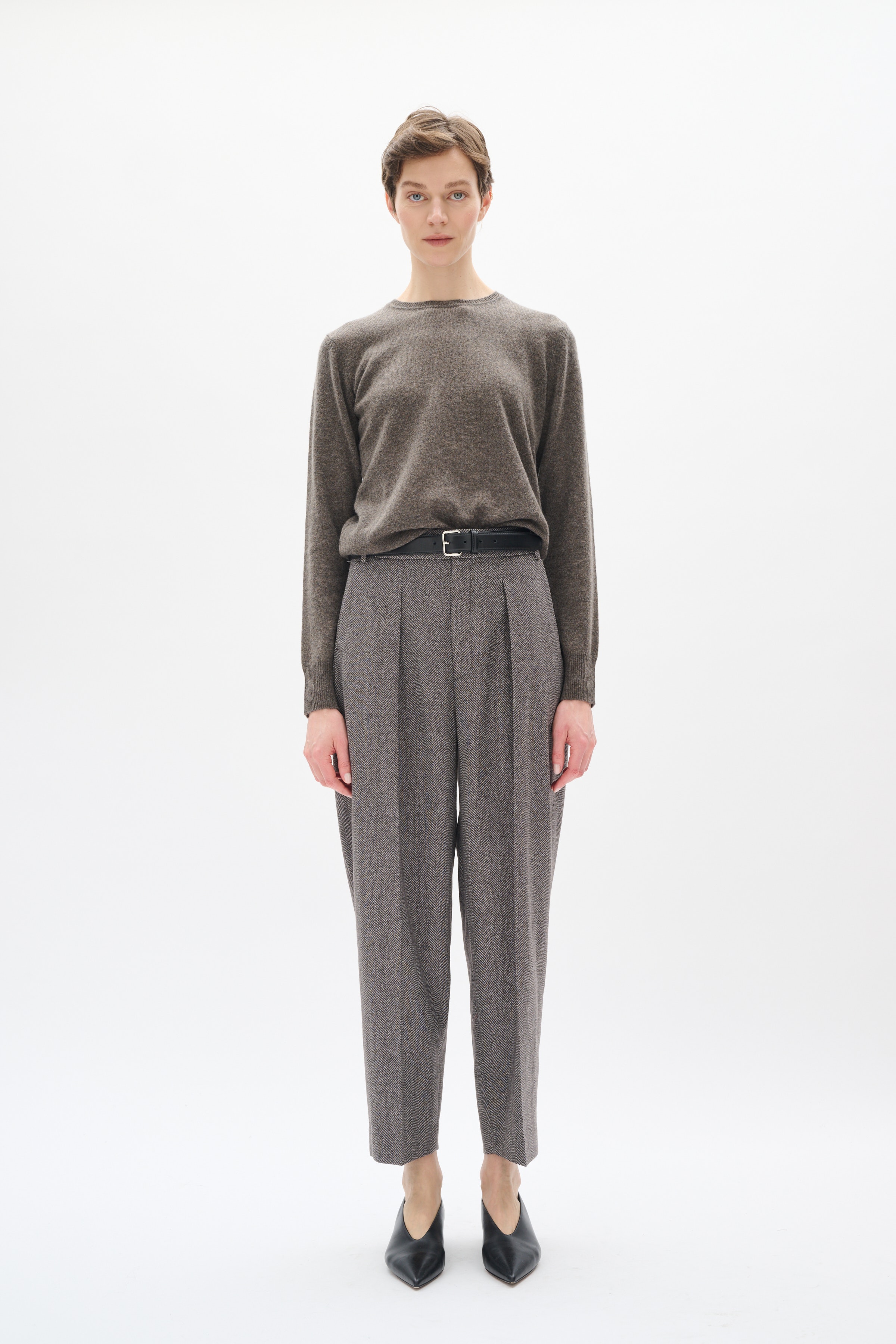 KahlaIW Pleated Trousers LOOKBOOK FRONT 30109734-191518