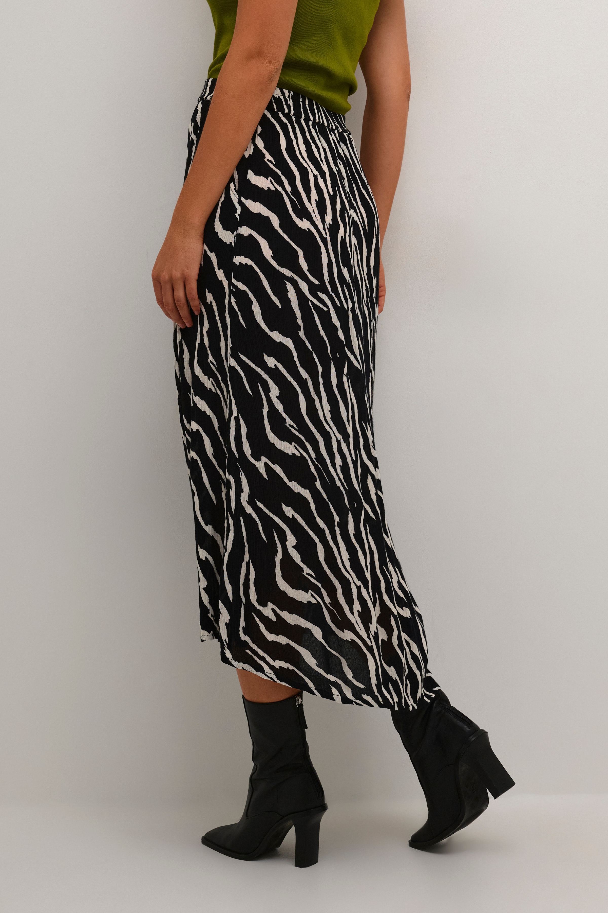 KAamber Skjørt LOOKBOOK BACK 10508267-103939