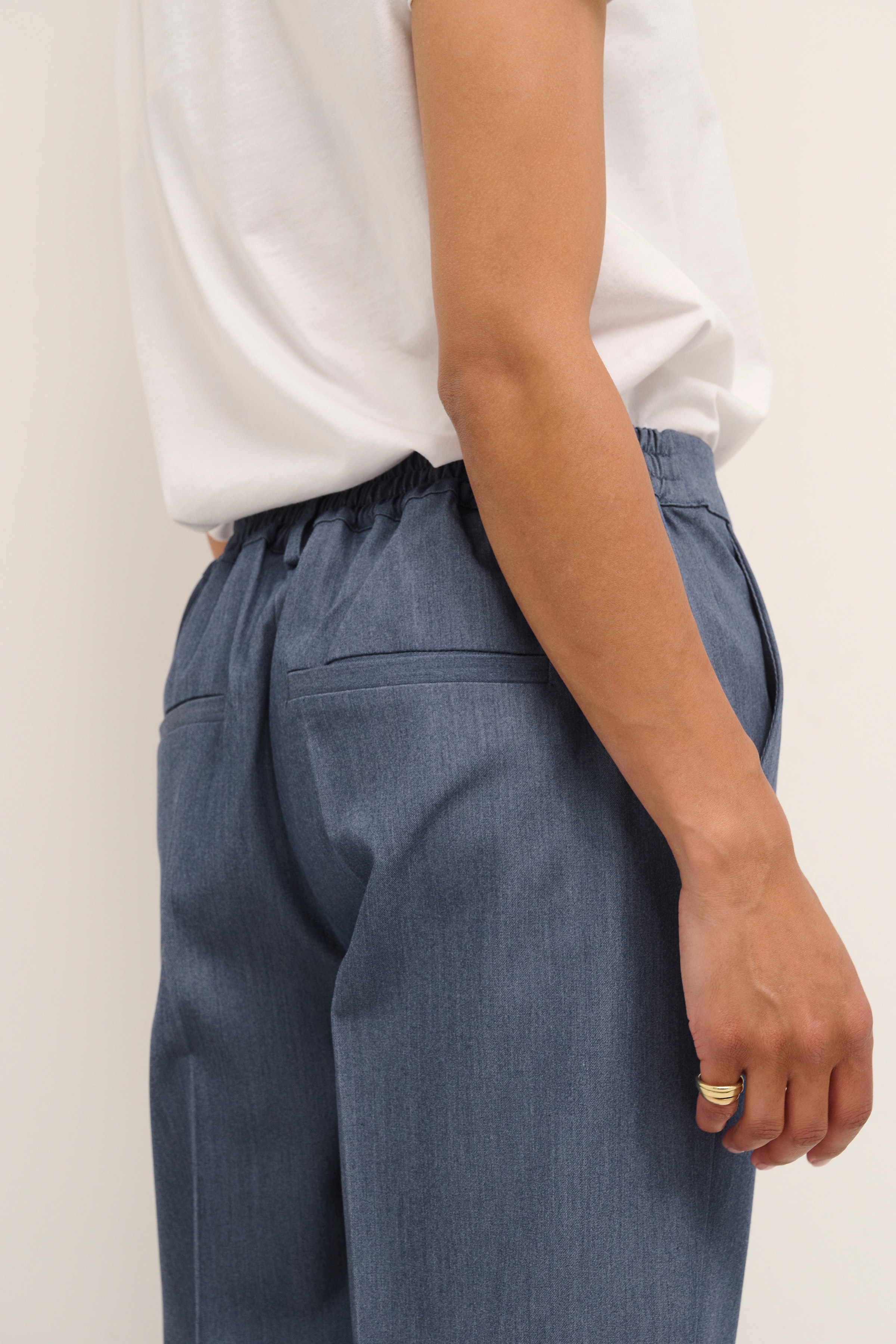 KAsakura Cropped Pants LOOKBOOK DETAIL 10506127-193929