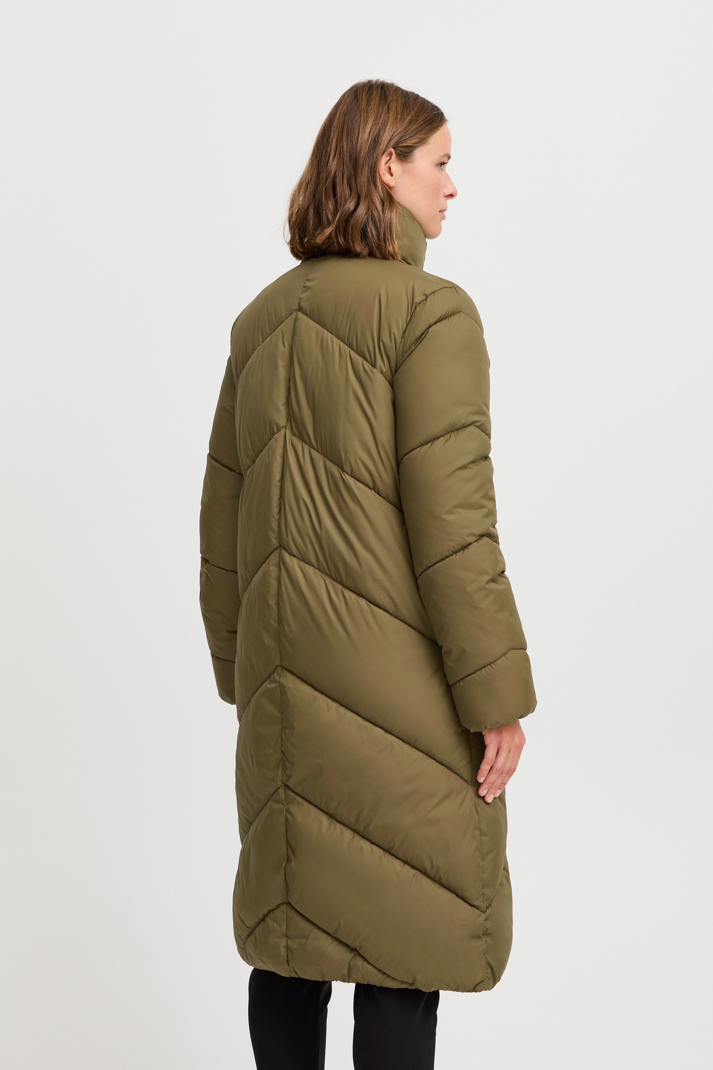 BYBOMINA Mantel LOOKBOOK BACK 20815102-190622
