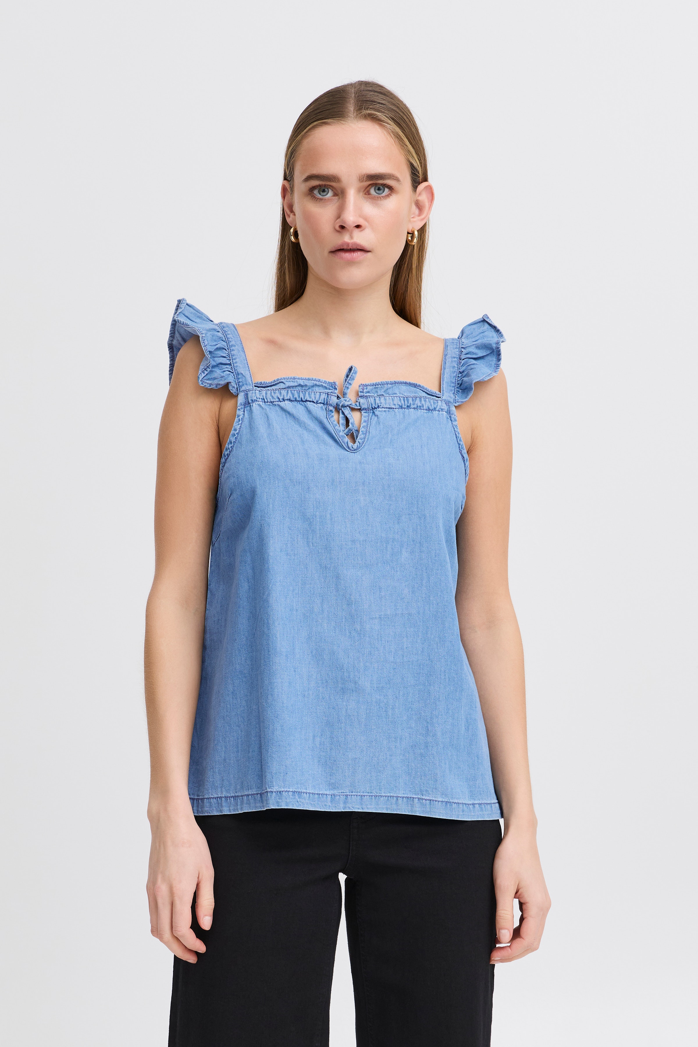 Kortermet bluse LOOKBOOK FRONT 20122681-204346
