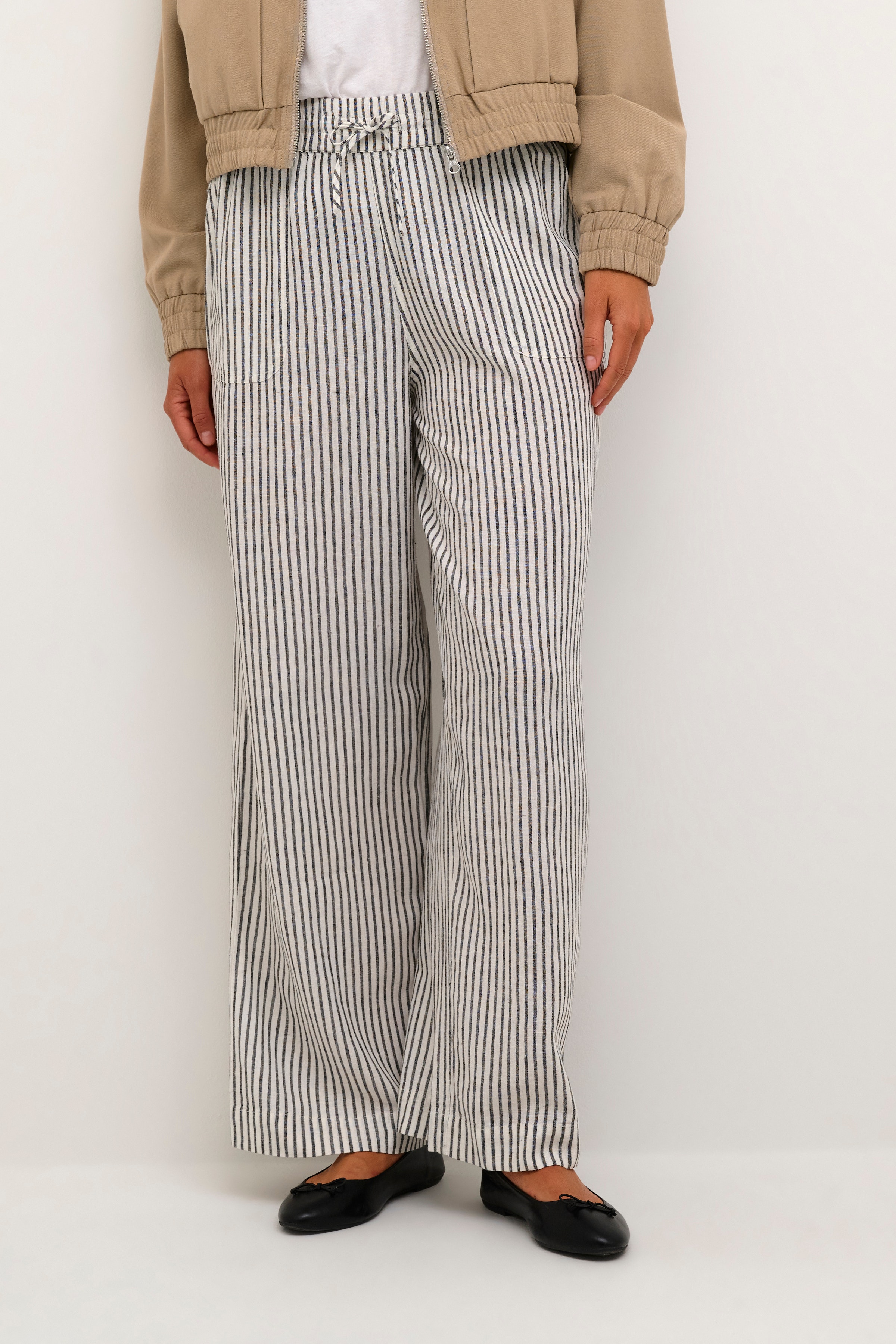 KAmilia Linen trousers LOOKBOOK FRONT 10508314-105465