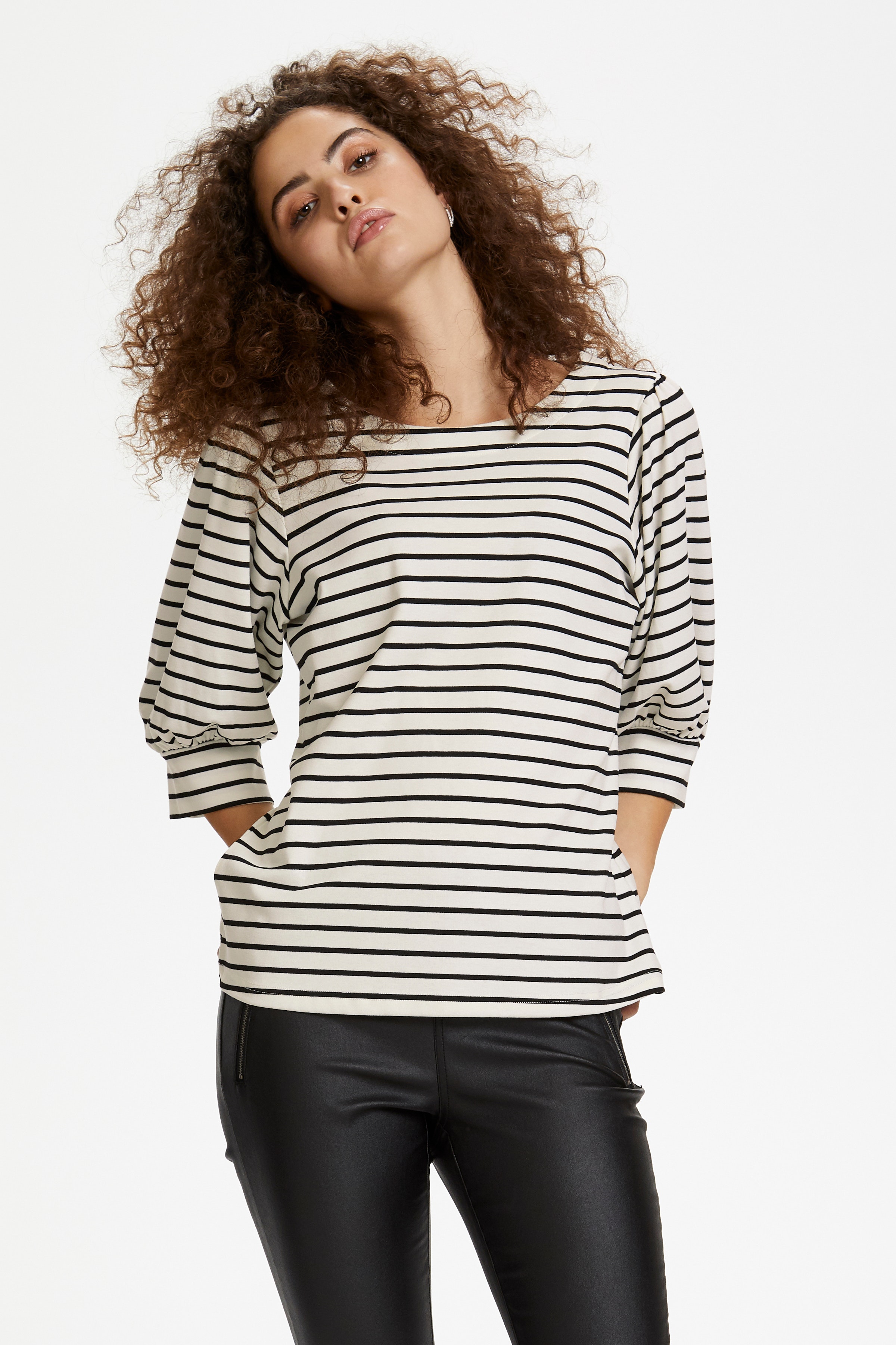 T-shirt LOOKBOOK FRONT 10503951-50600