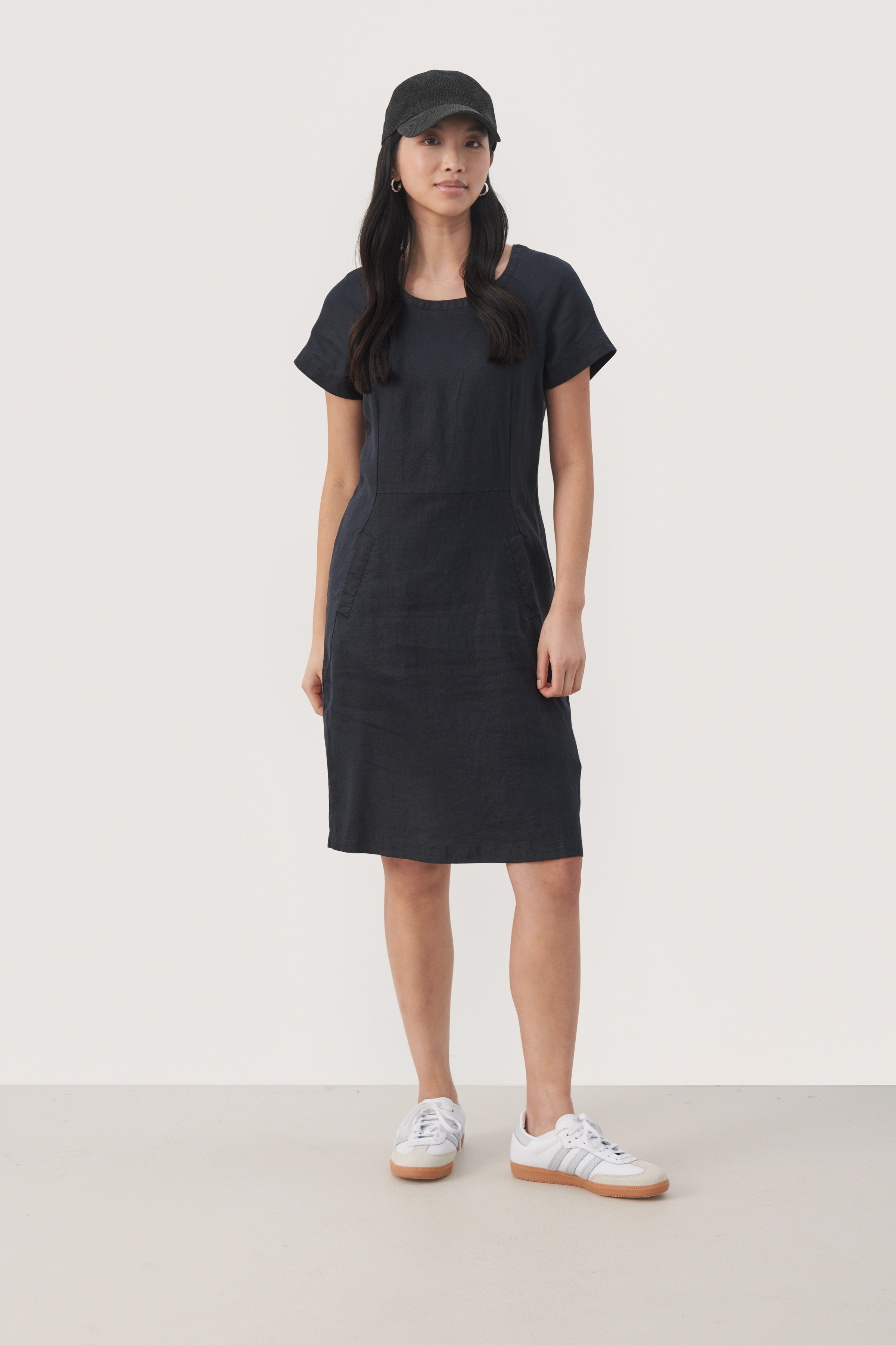 AundreasPW Kort linneklänning LOCATION NONE 30308855-194013