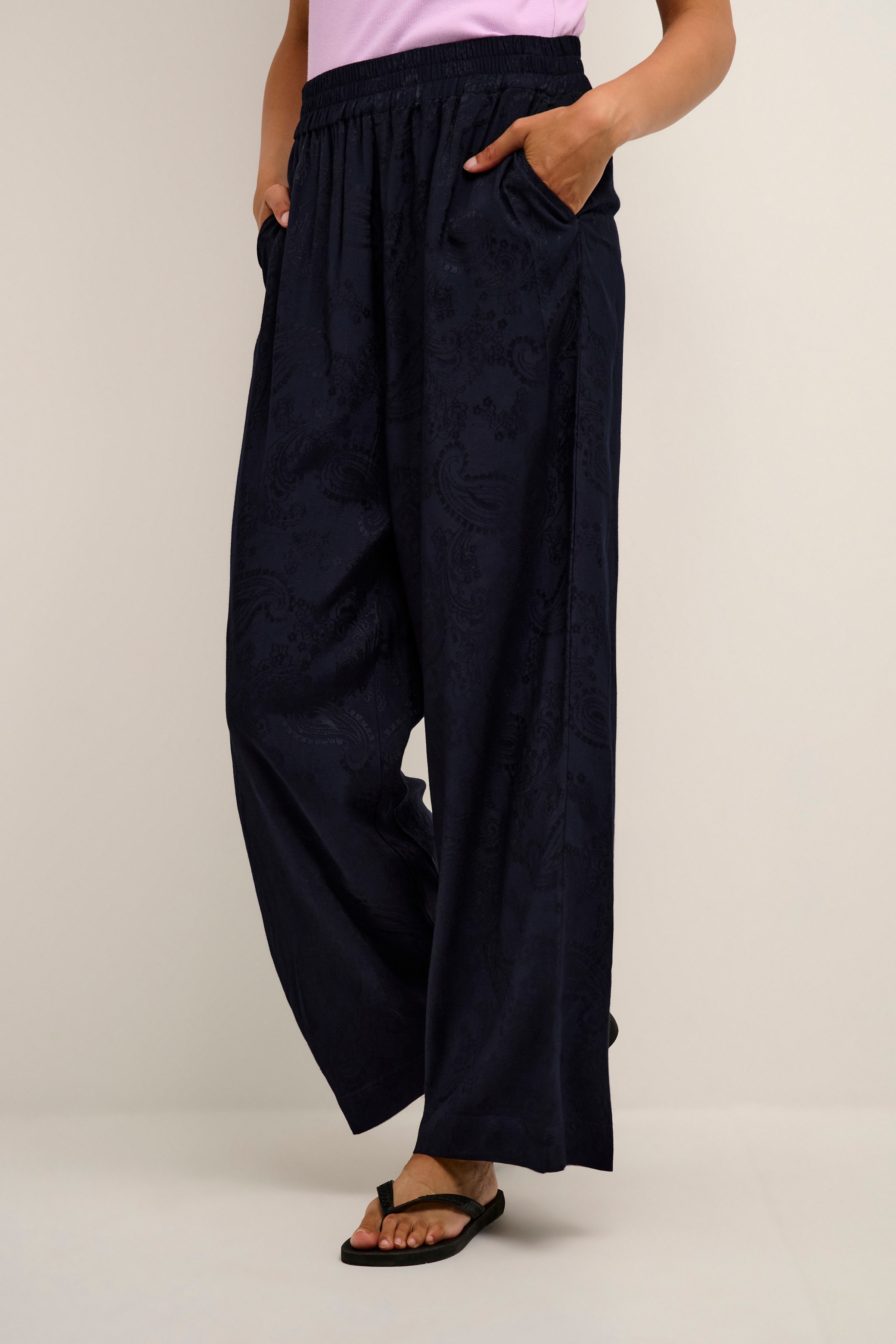 HennaKB Trousers LOOKBOOK FRONT 10104248-193924