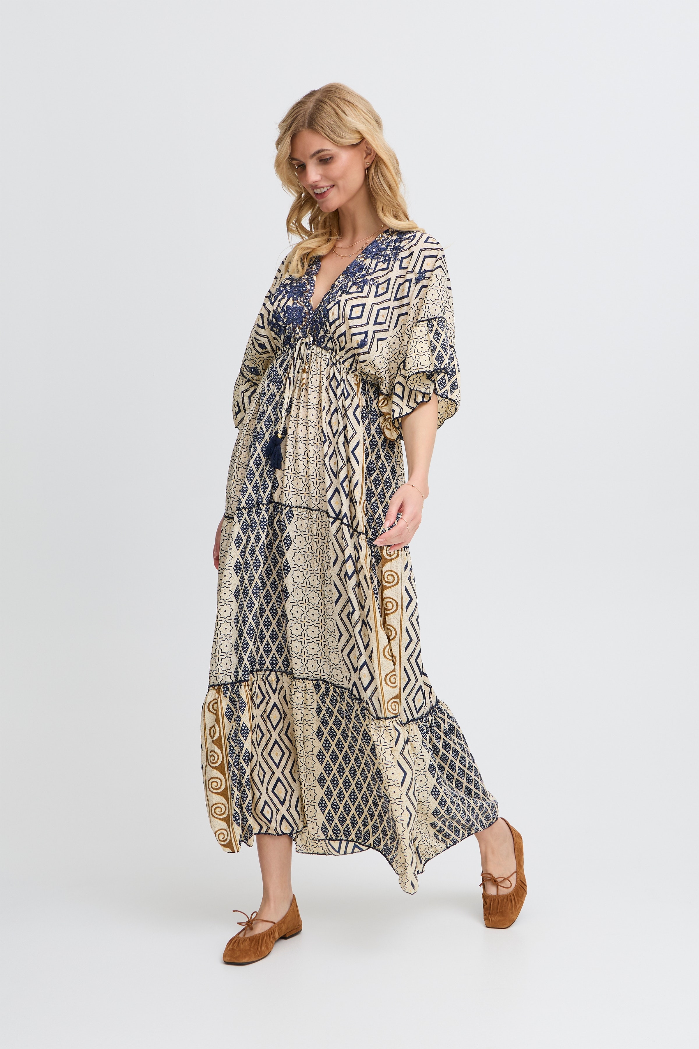 SBGIZEM Kjole LOOKBOOK FRONT 22101035-193923