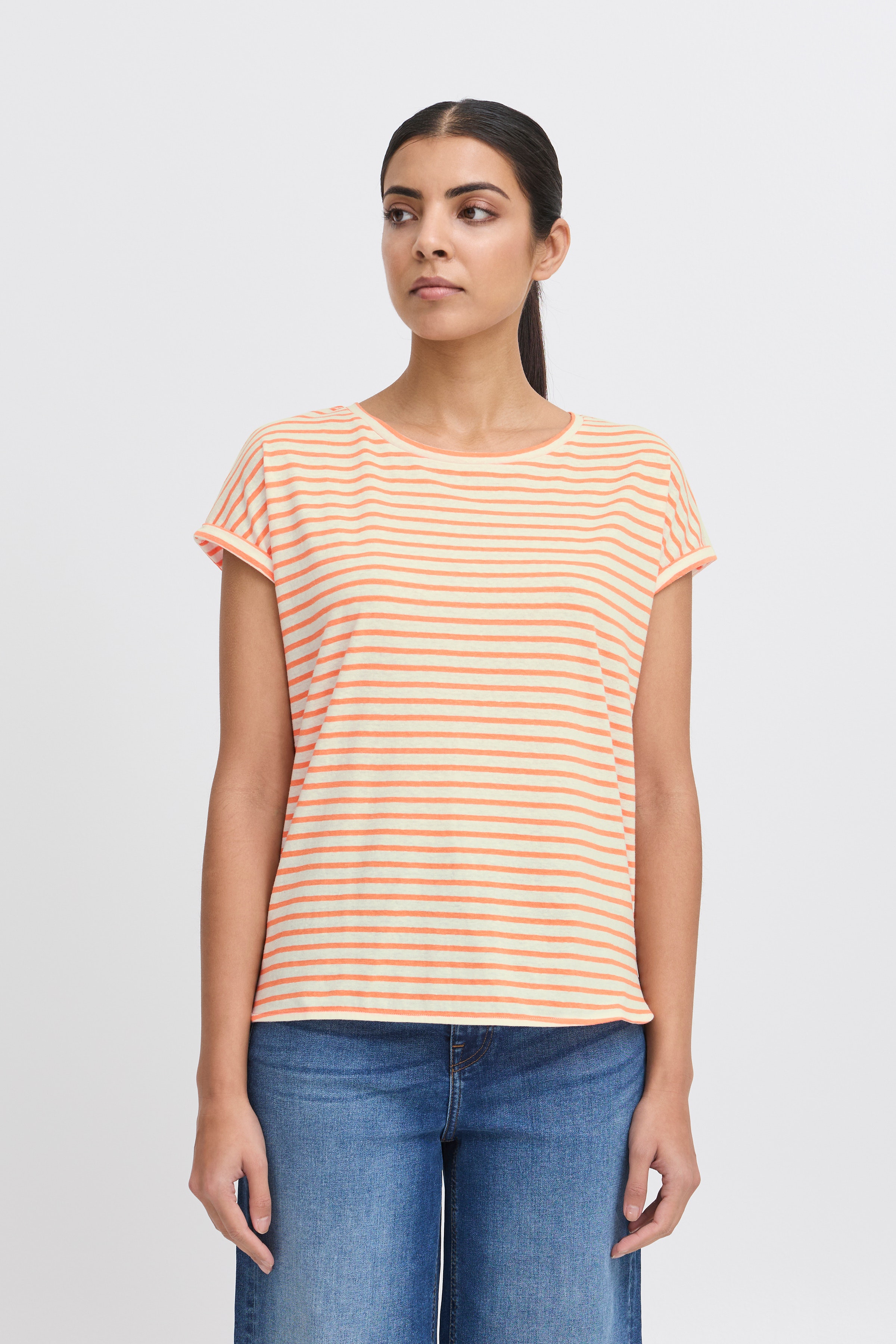 IHYULIETTA T-shirt LOOKBOOK FRONT 20120227-202882