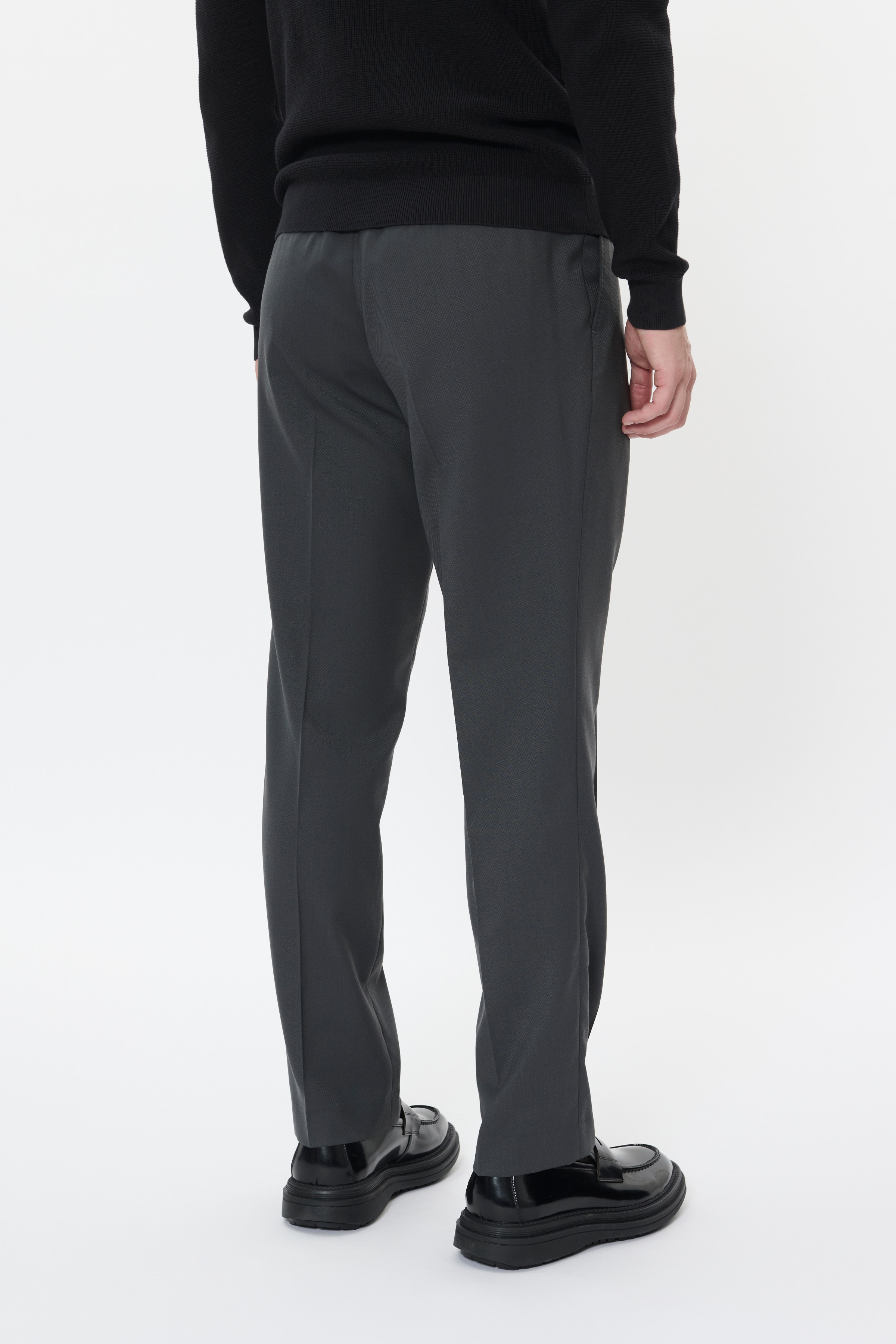 MAweller Hose LOOKBOOK BACK 30208652-190205