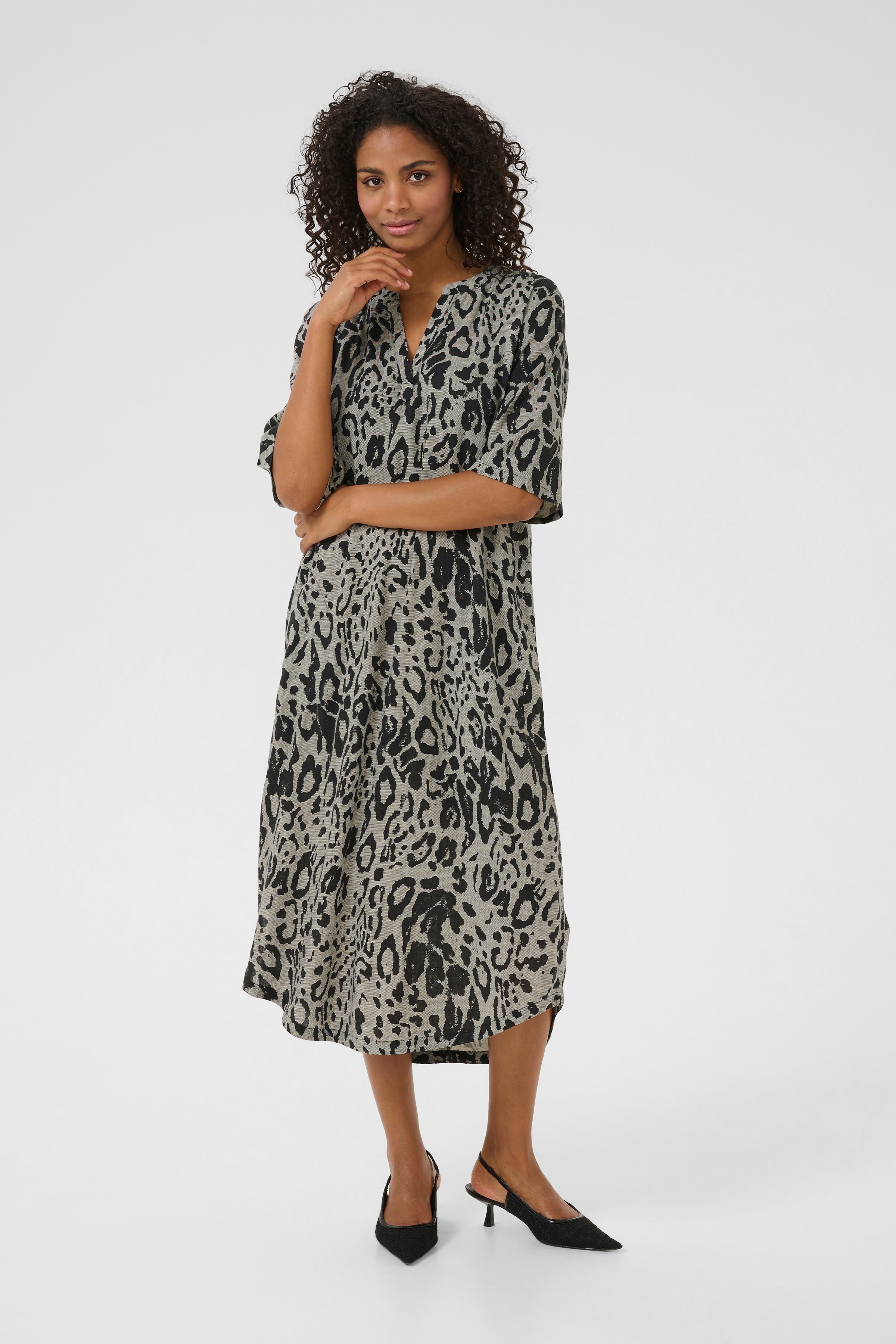 KAmilia Leinenkleid LOOKBOOK FRONT 10508312-107126