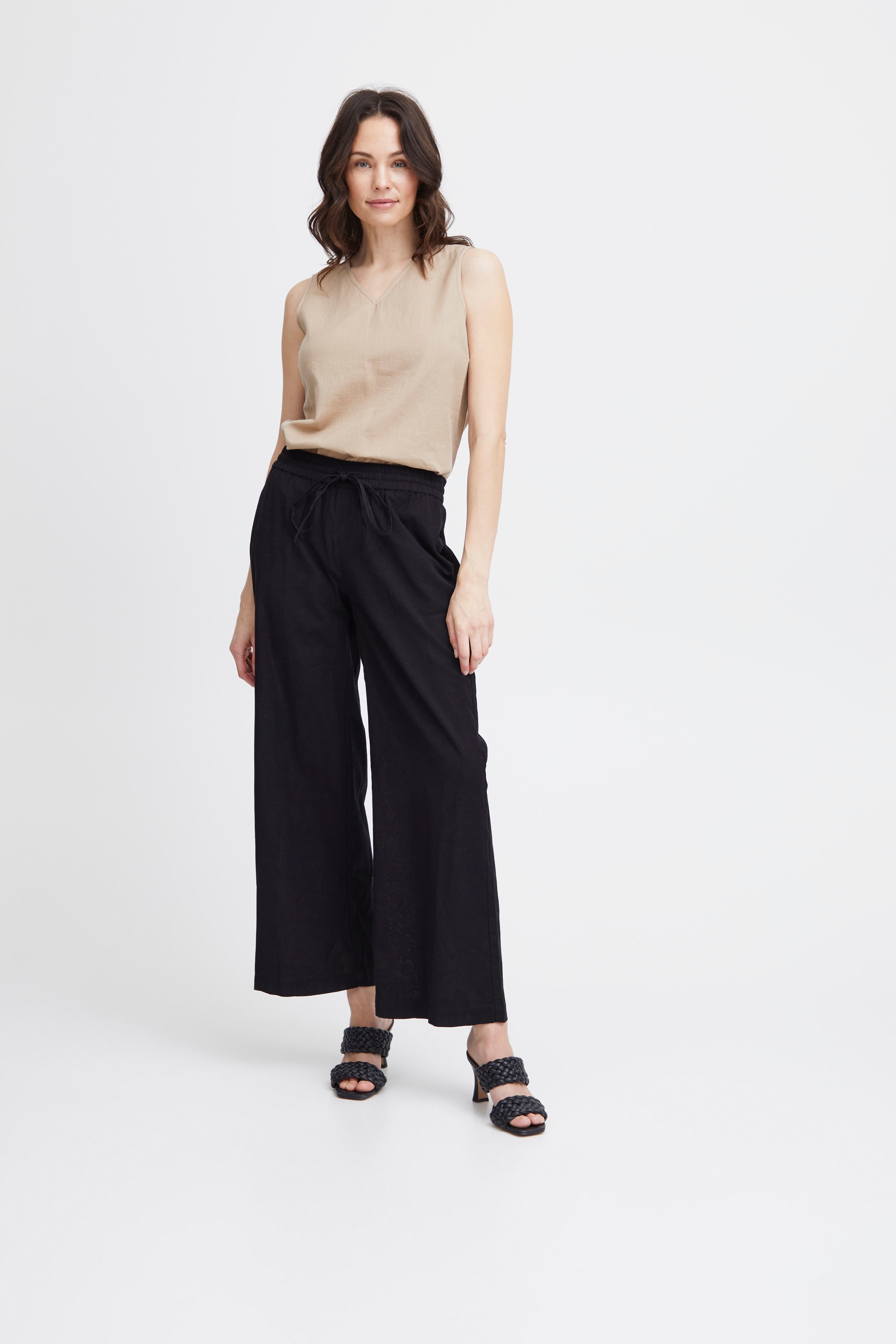 FRMADDIE Hose LOOKBOOK FRONT 20614576-200113