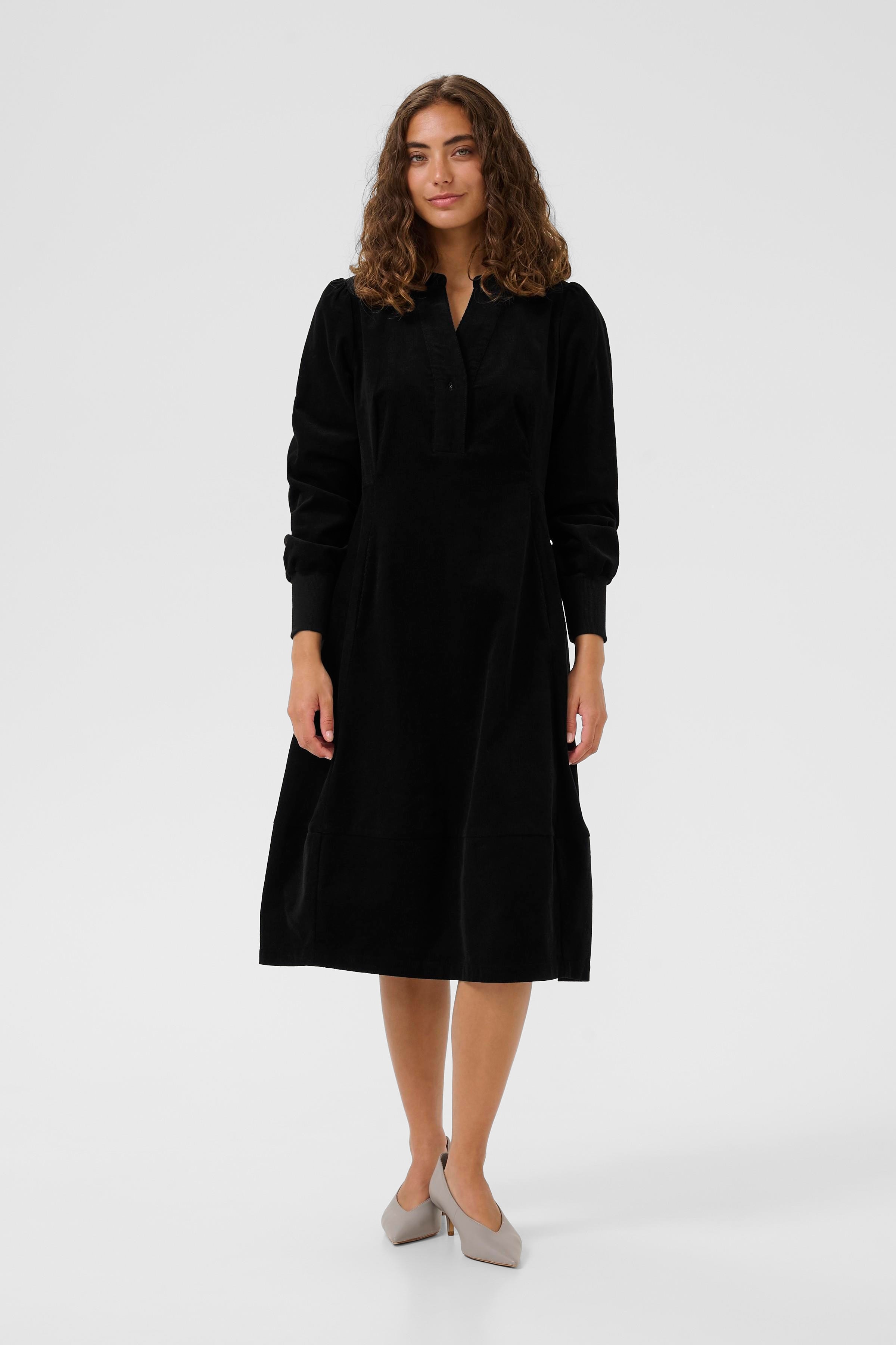 CUrhaena Fløjlskjole LOOKBOOK FRONT 50112618-500012