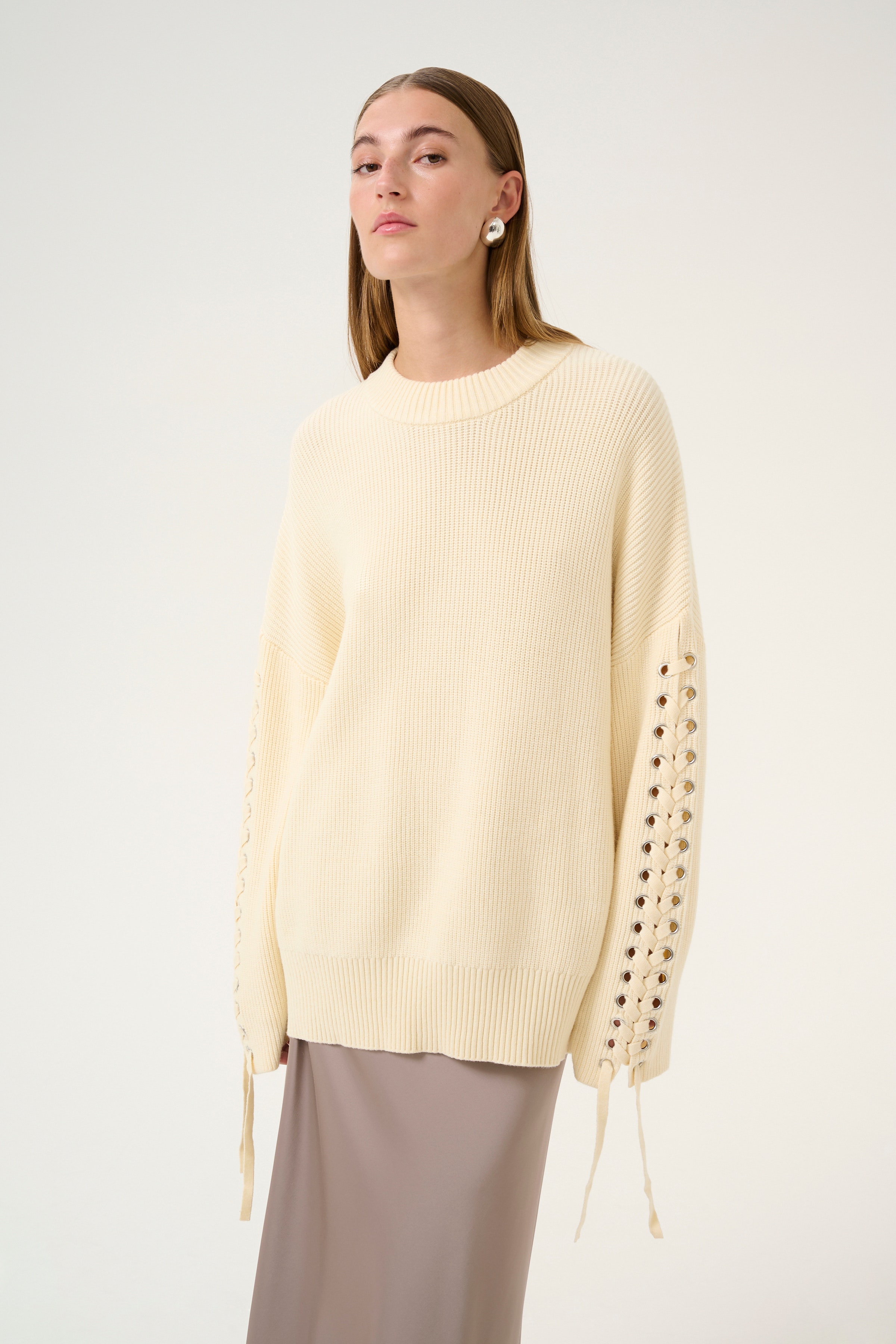 KBUmayma Pullover LOOKBOOK FRONT 10105403-110103