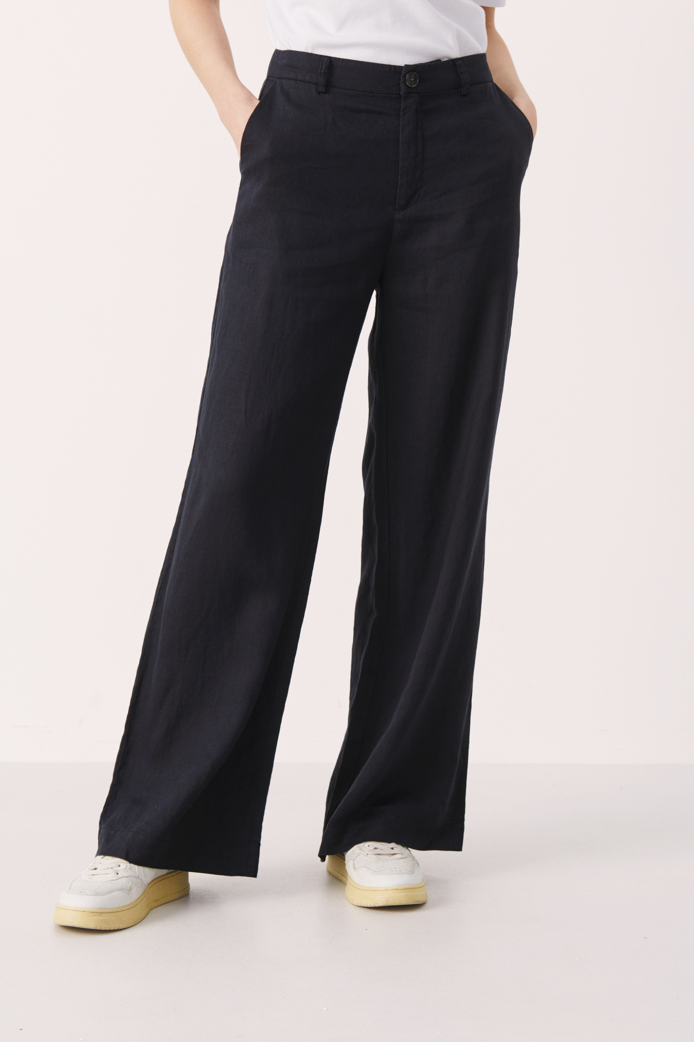 NinnesPW Linen trousers LOOKBOOK FRONT 30307724-194013