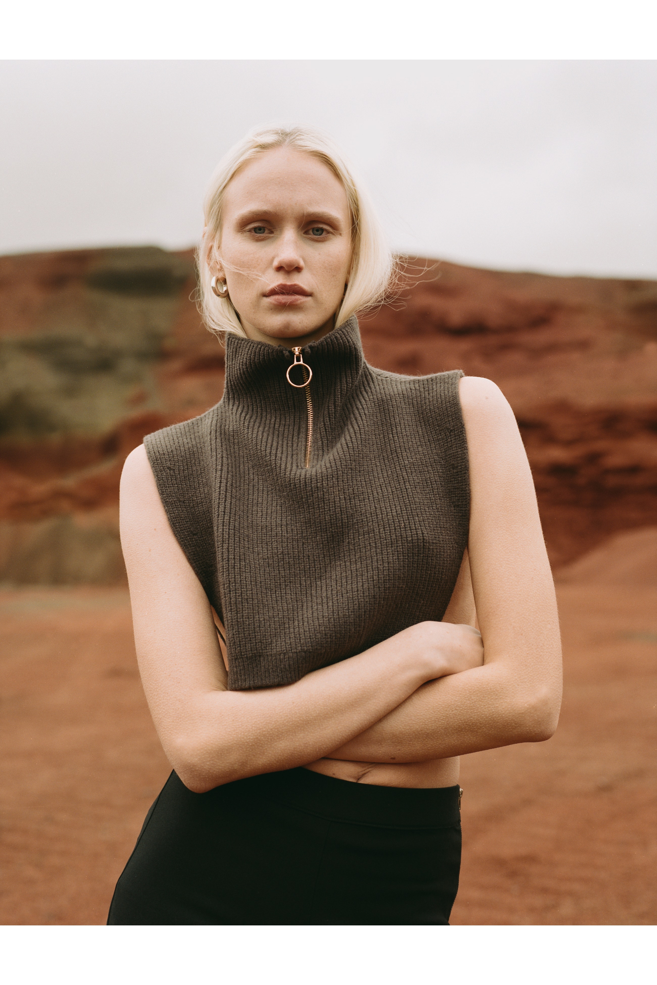 IAOSAKA Hals LOCATION NONE 20115281-190915