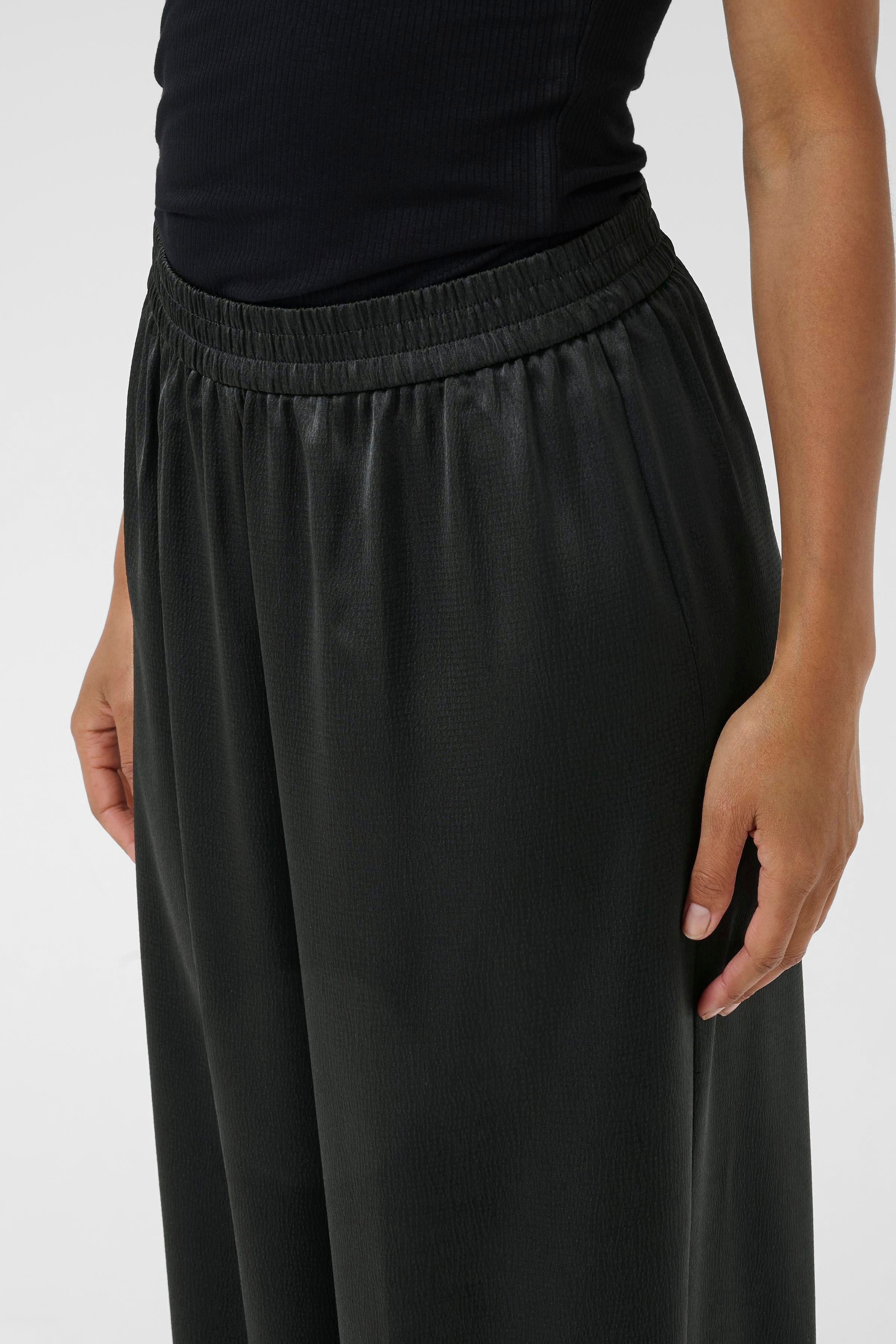KAlotte Trousers LOOKBOOK DETAIL 10511059-100121