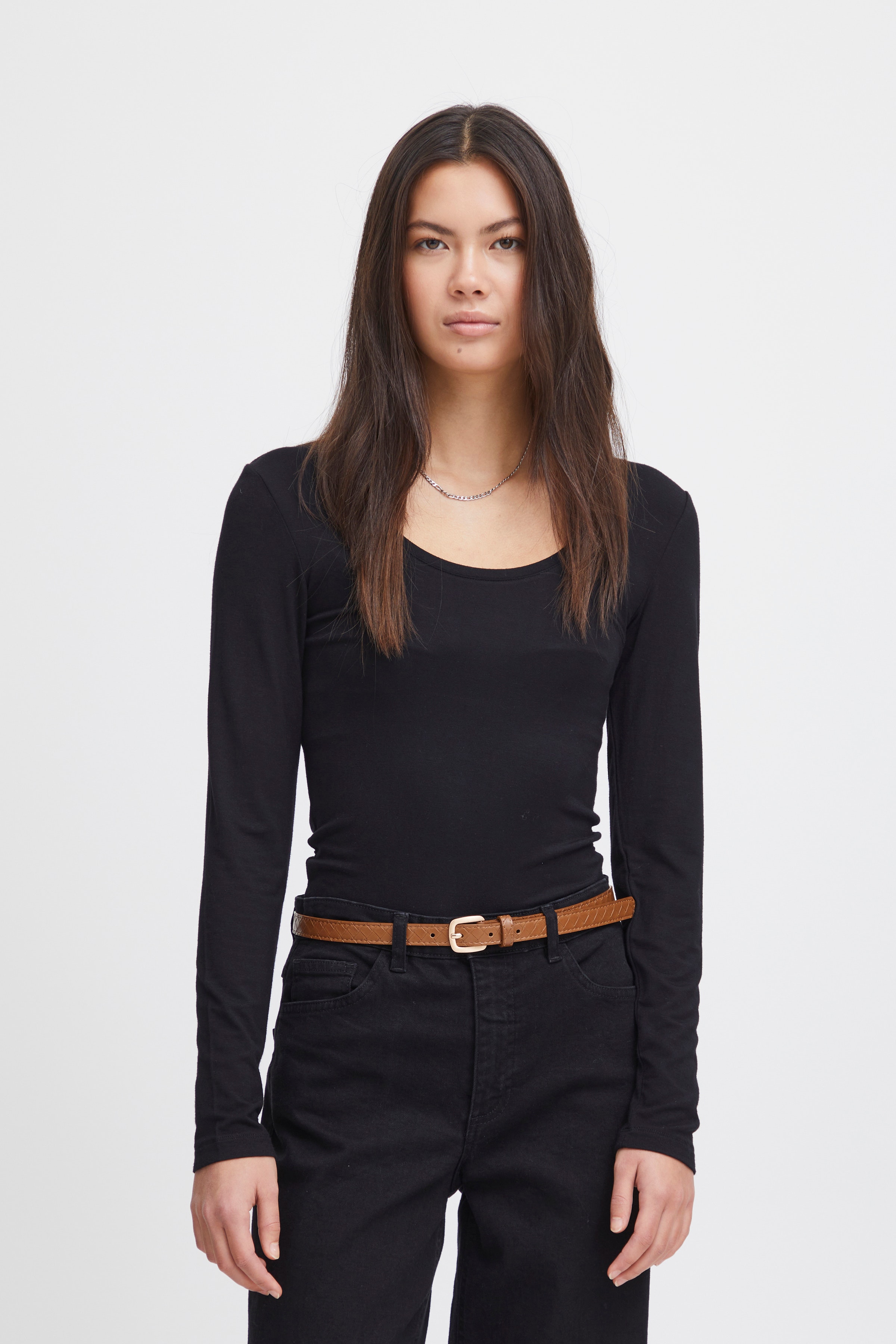 IAOZZY Belte LOOKBOOK FRONT 20120535-181421