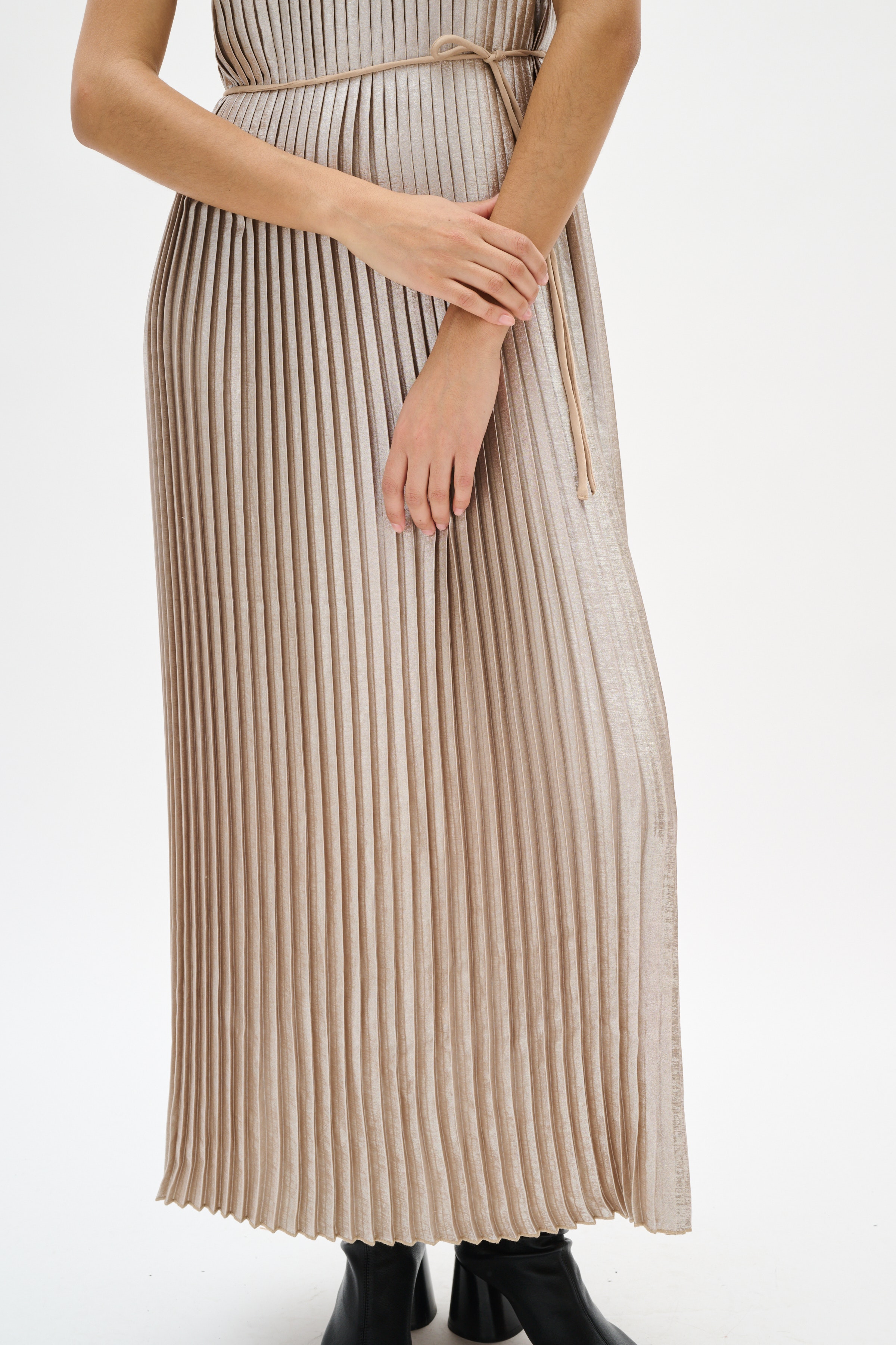 FUTUREIW Dress LOOKBOOK DETAIL 30112021-145002