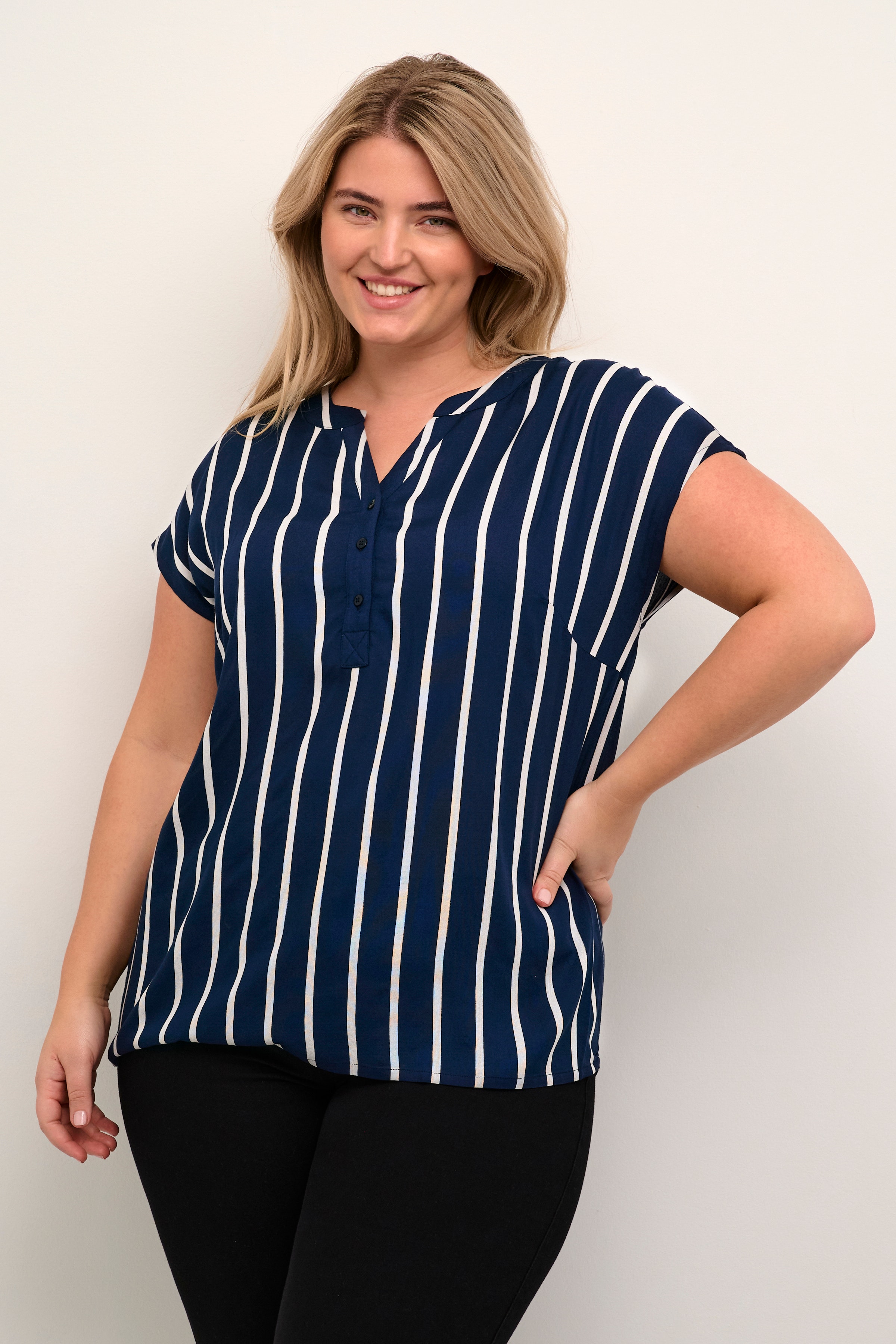 KCsida Bluse LOOKBOOK FRONT 10581573-105120