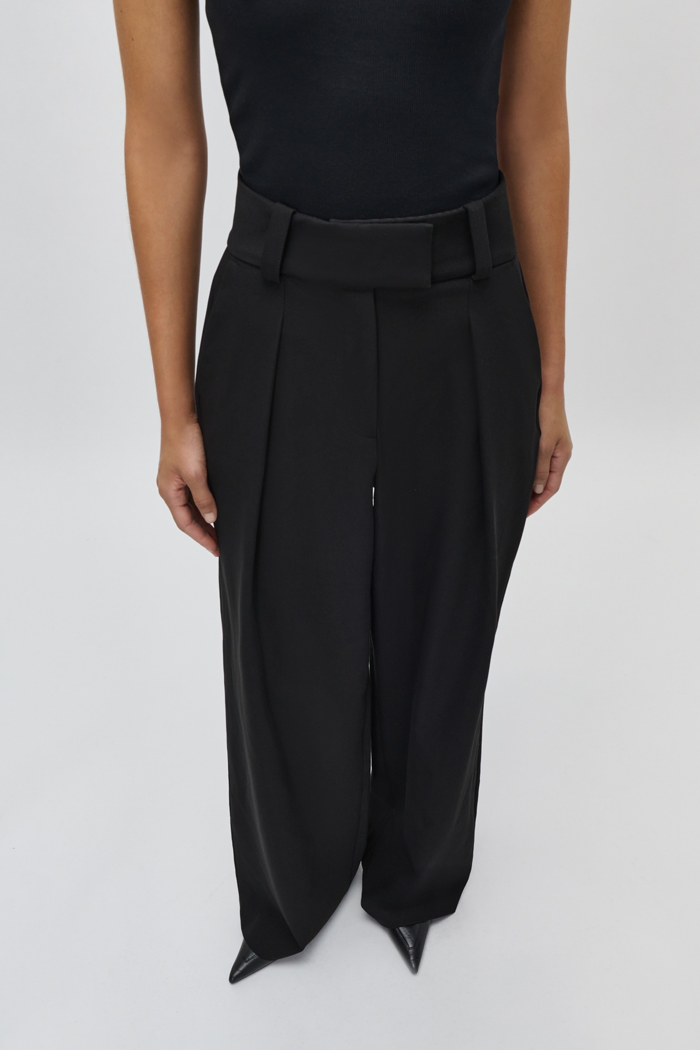 PEONY Bukser LOOKBOOK FRONT 30600550-BK999