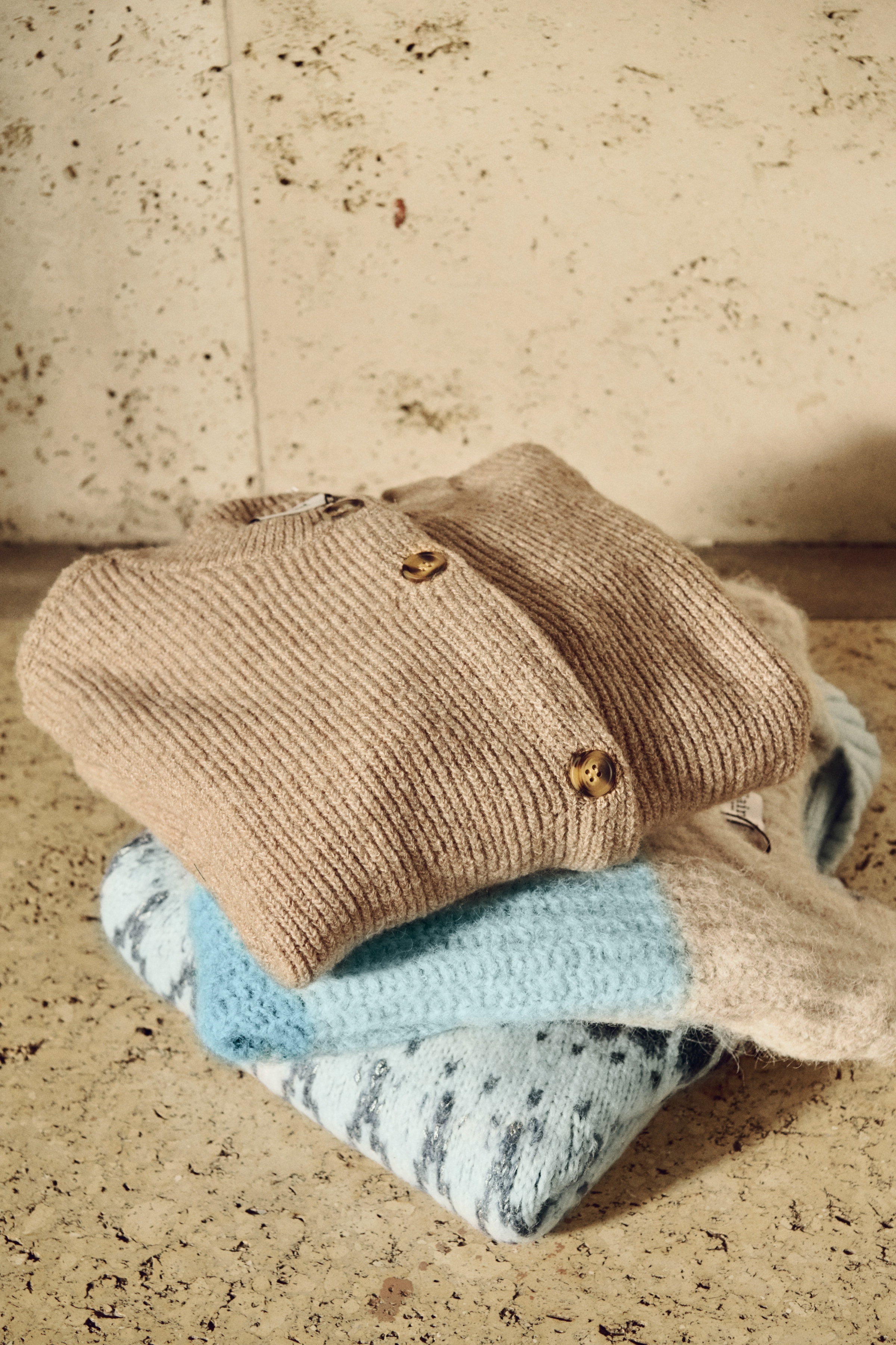 MaleenSZ Cardigan LOCATION NONE 30514452-161104