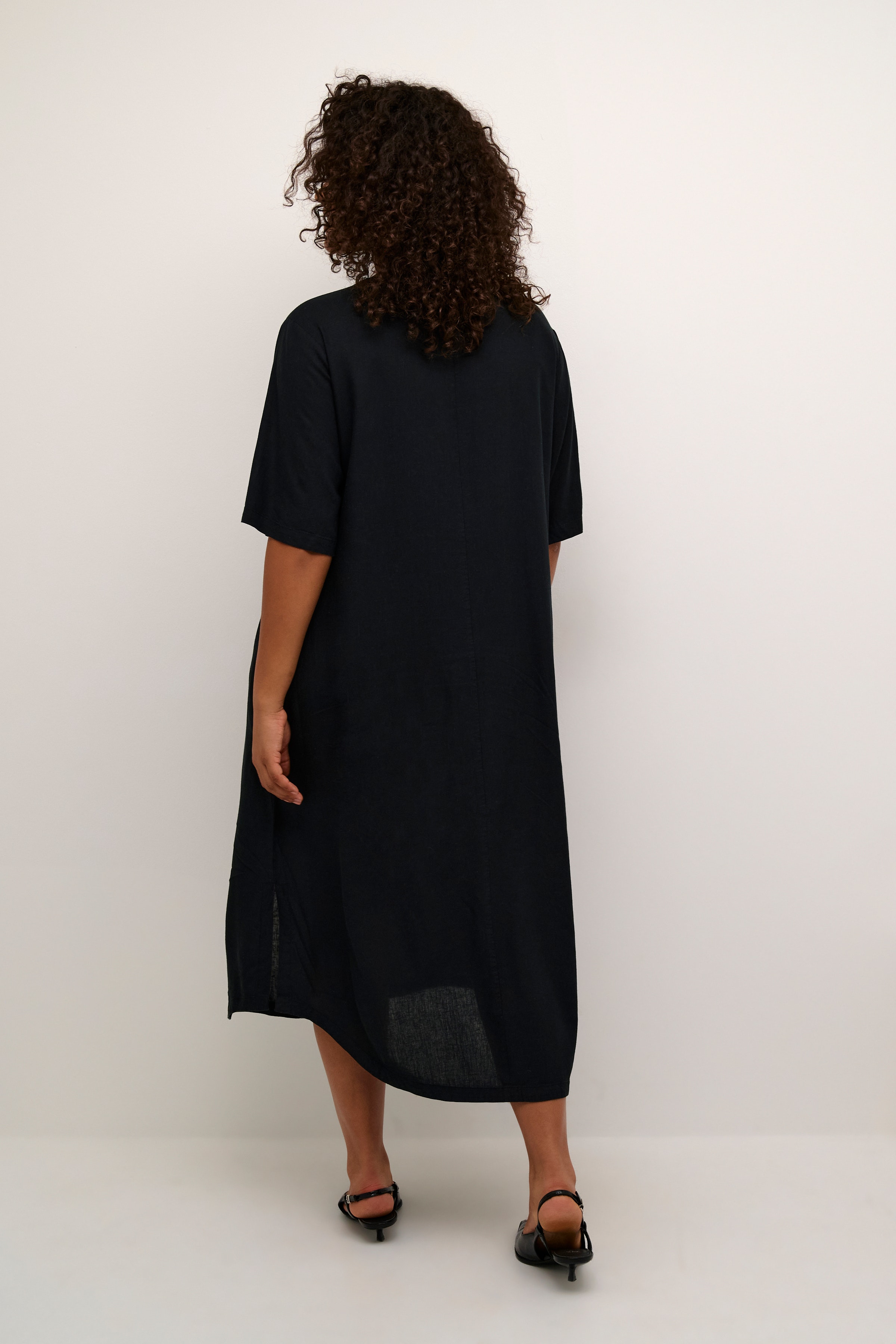 KCmille Linen dress LOOKBOOK BACK 10582218-100121