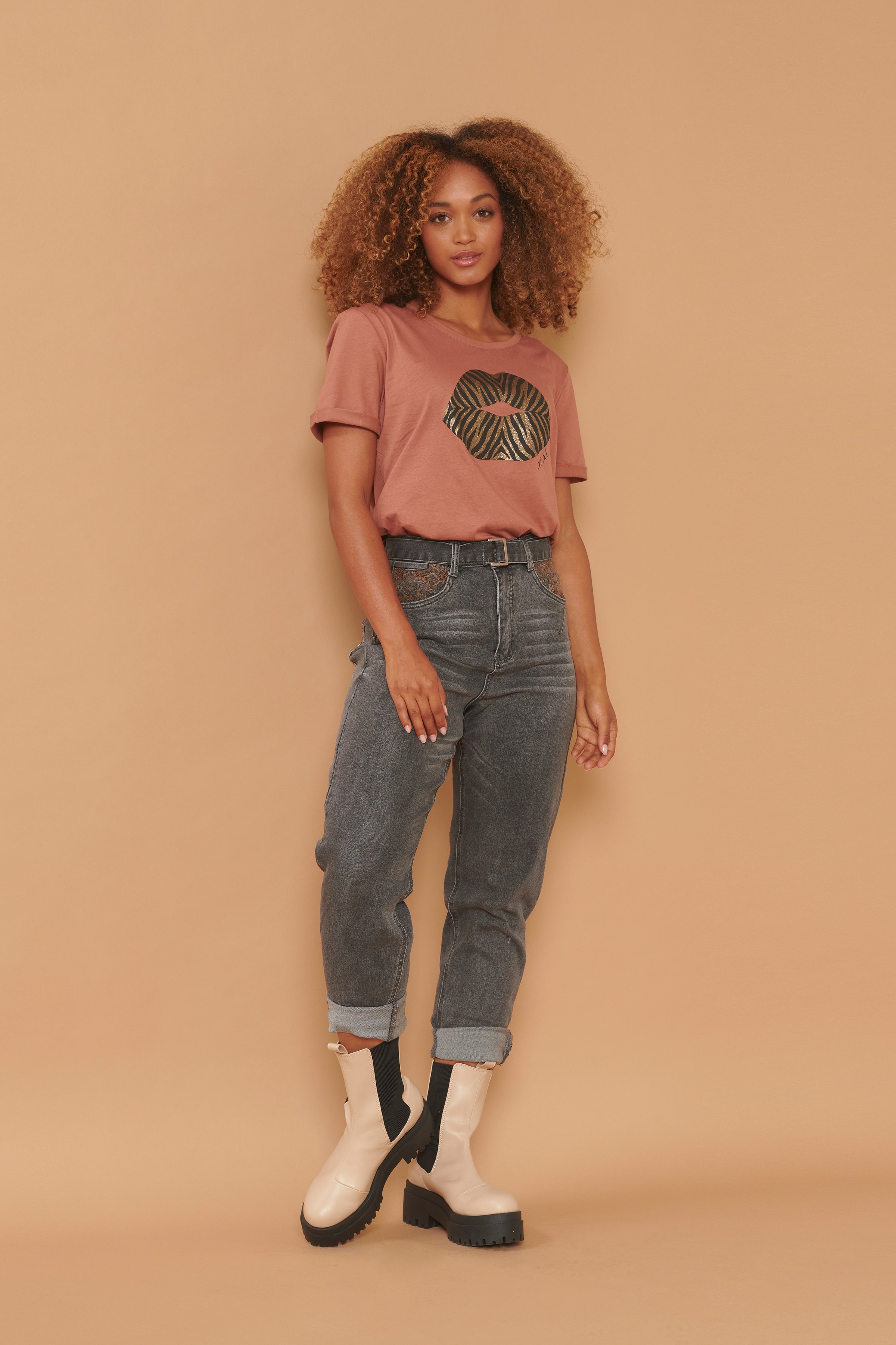 CRSasha Jeans - Mom Fit

 LOCATION NONE 10608317-101490