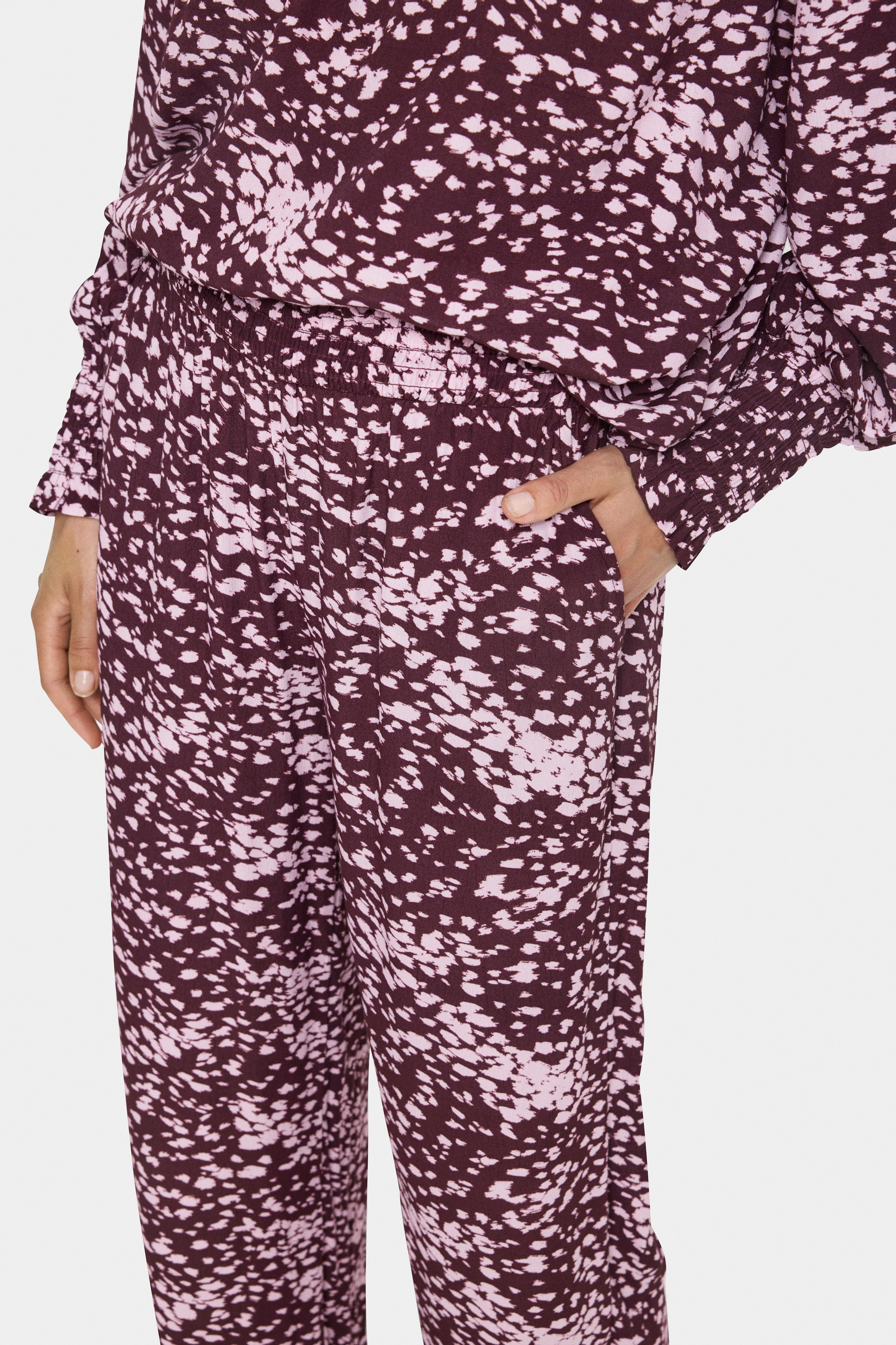 MalikaSZ Trousers LOOKBOOK DETAIL 30514404-304095