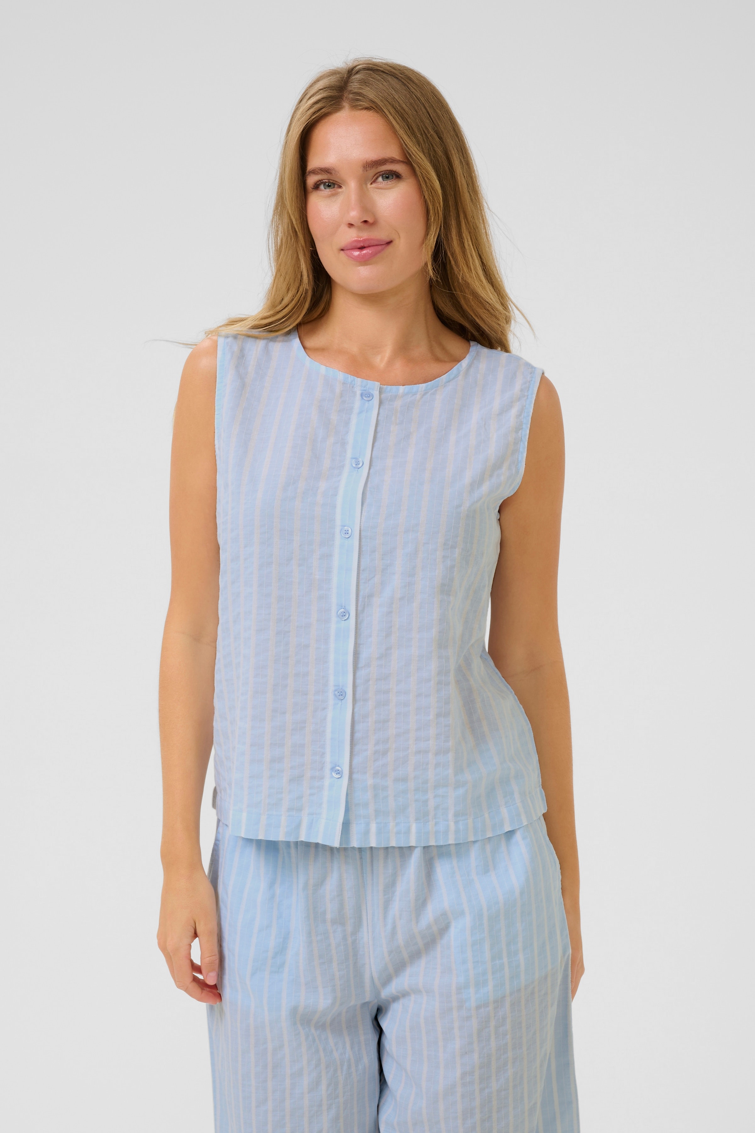 KAsara Blus LOOKBOOK FRONT 10510044-107492