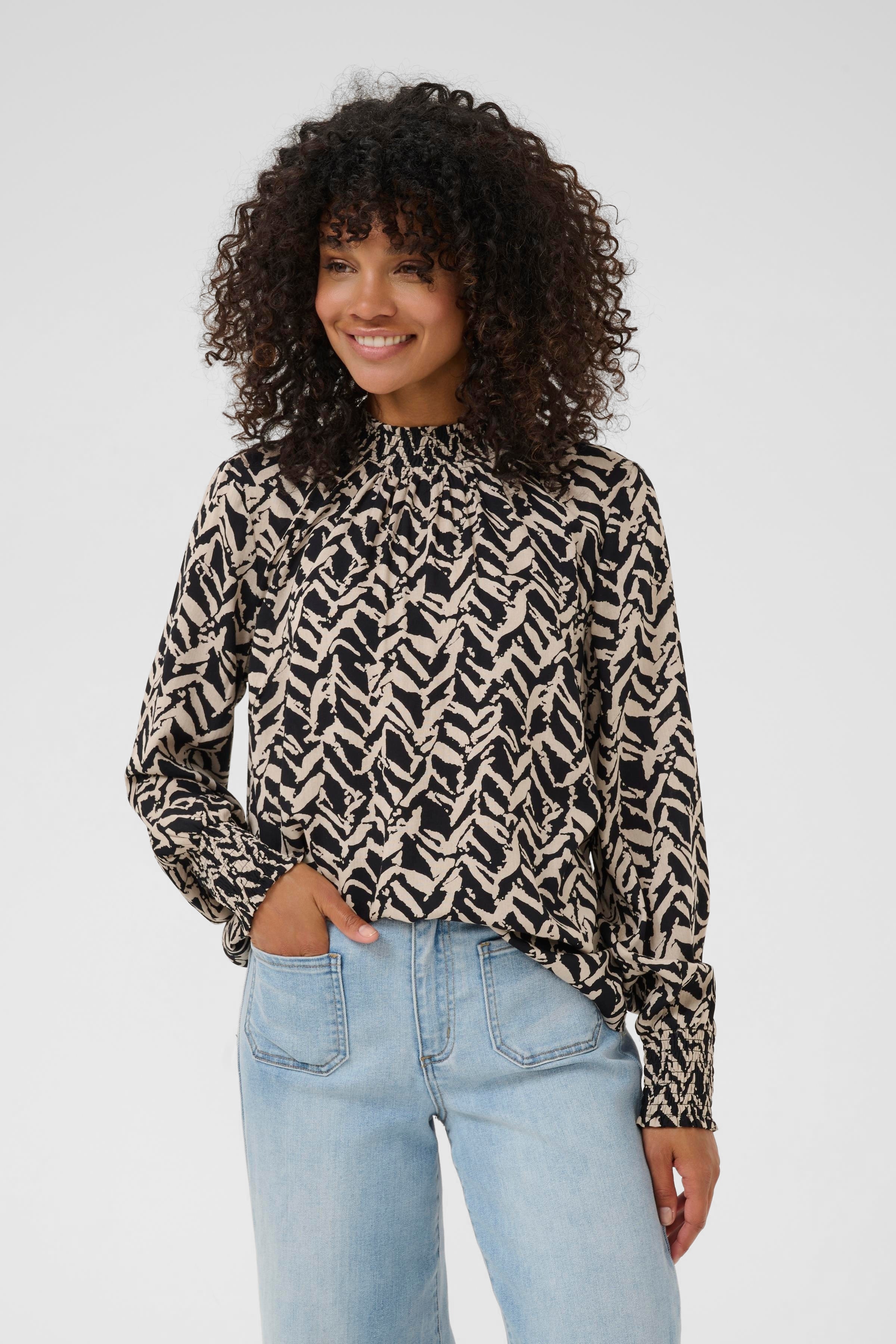 KAdina Bluse LOOKBOOK FRONT 10511294-109001