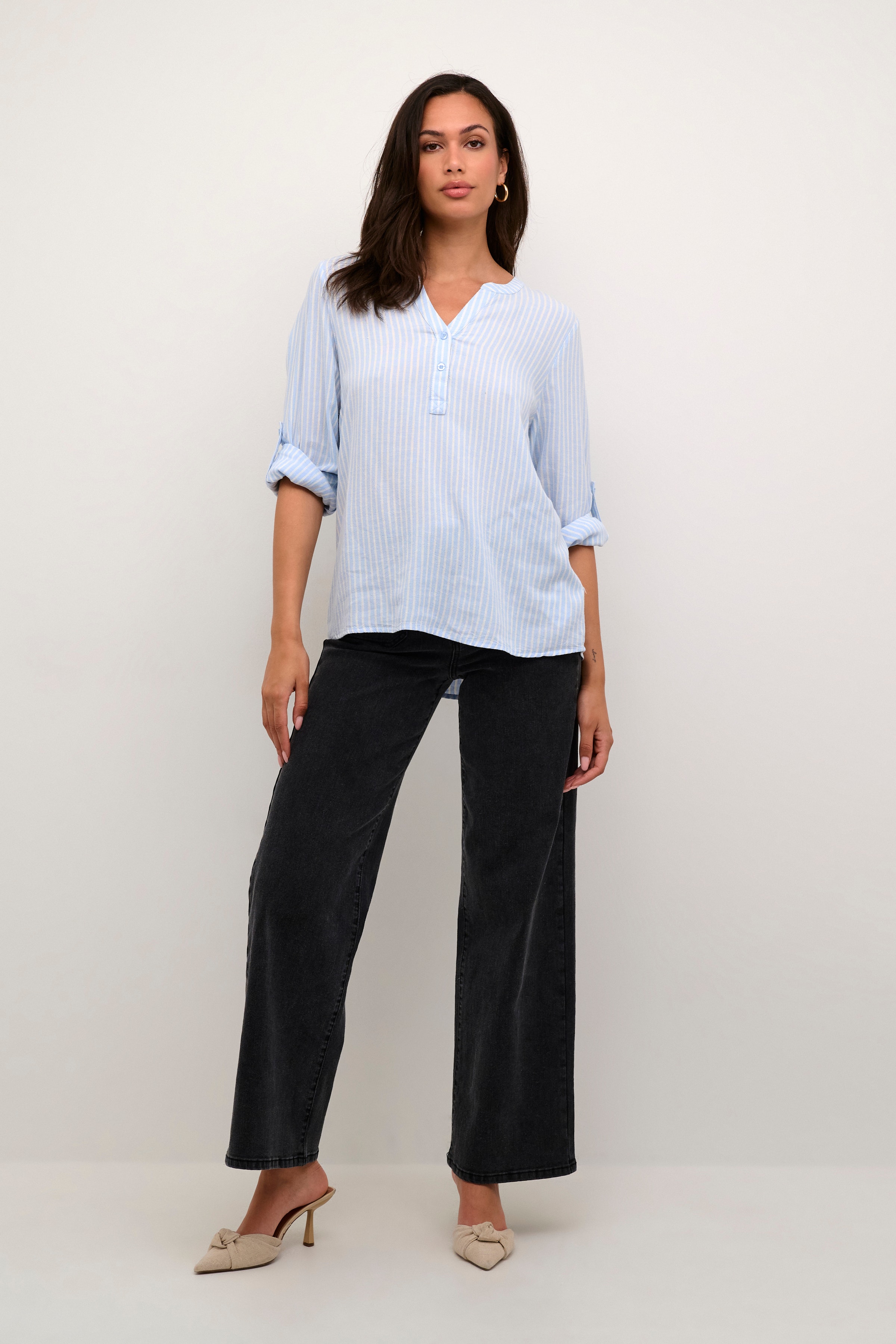 KAmilia Linen blouse LOOKBOOK FRONT 10508313-105969