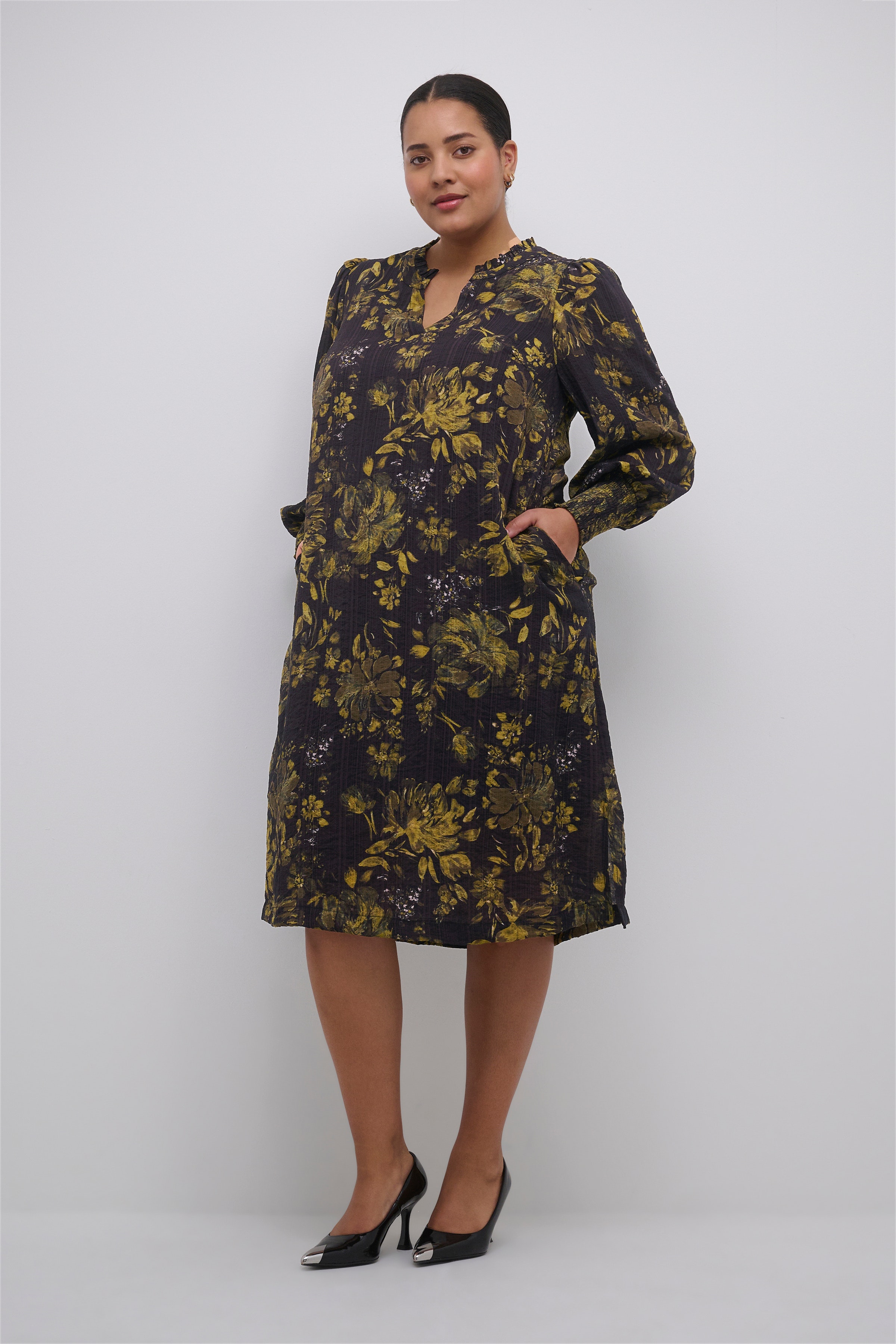 KCkajana Kleid LOOKBOOK FRONT 10581874-104999