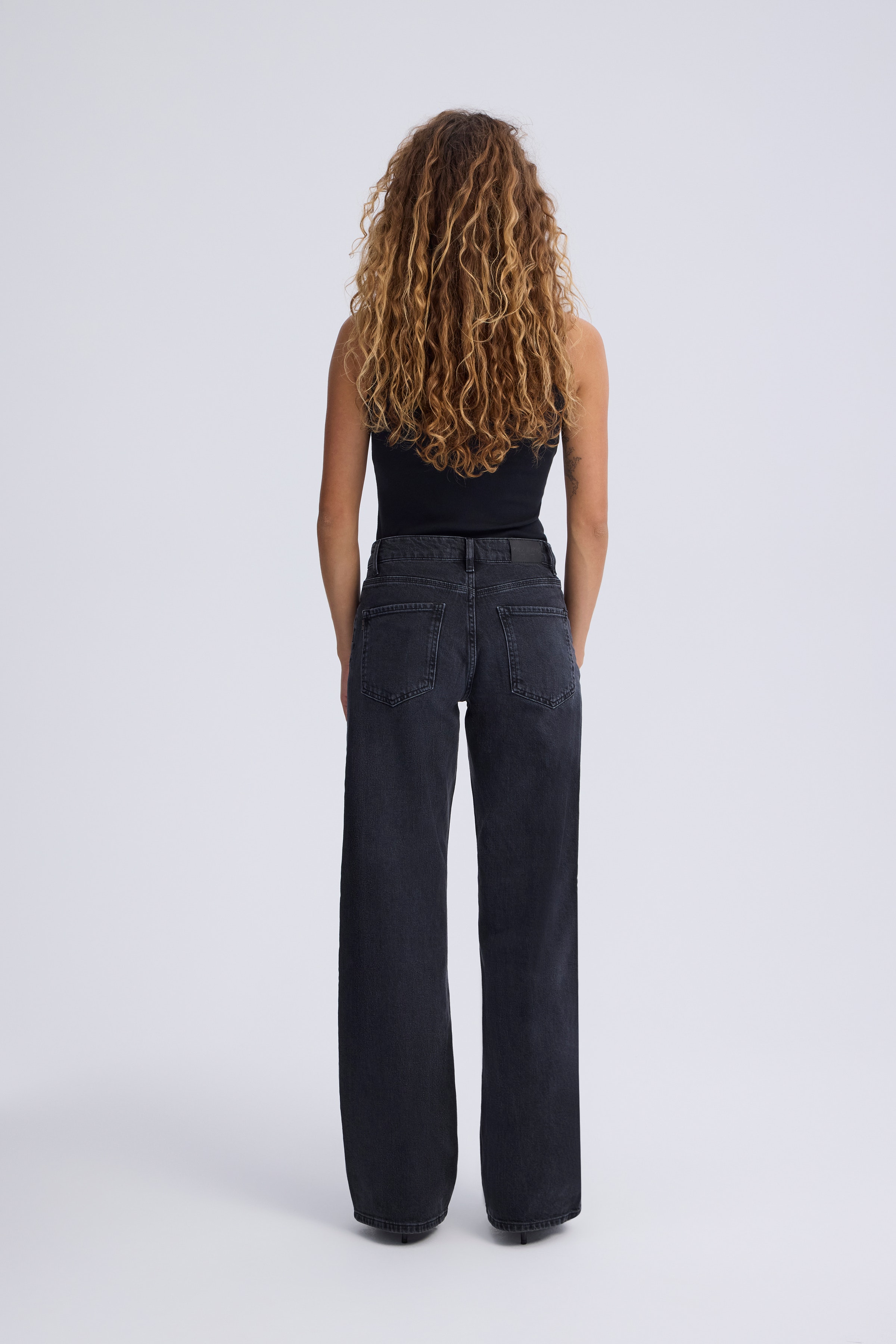 PZVEGA HW JEANS WIDE LEG LOOKBOOK BACK 50207173-200004