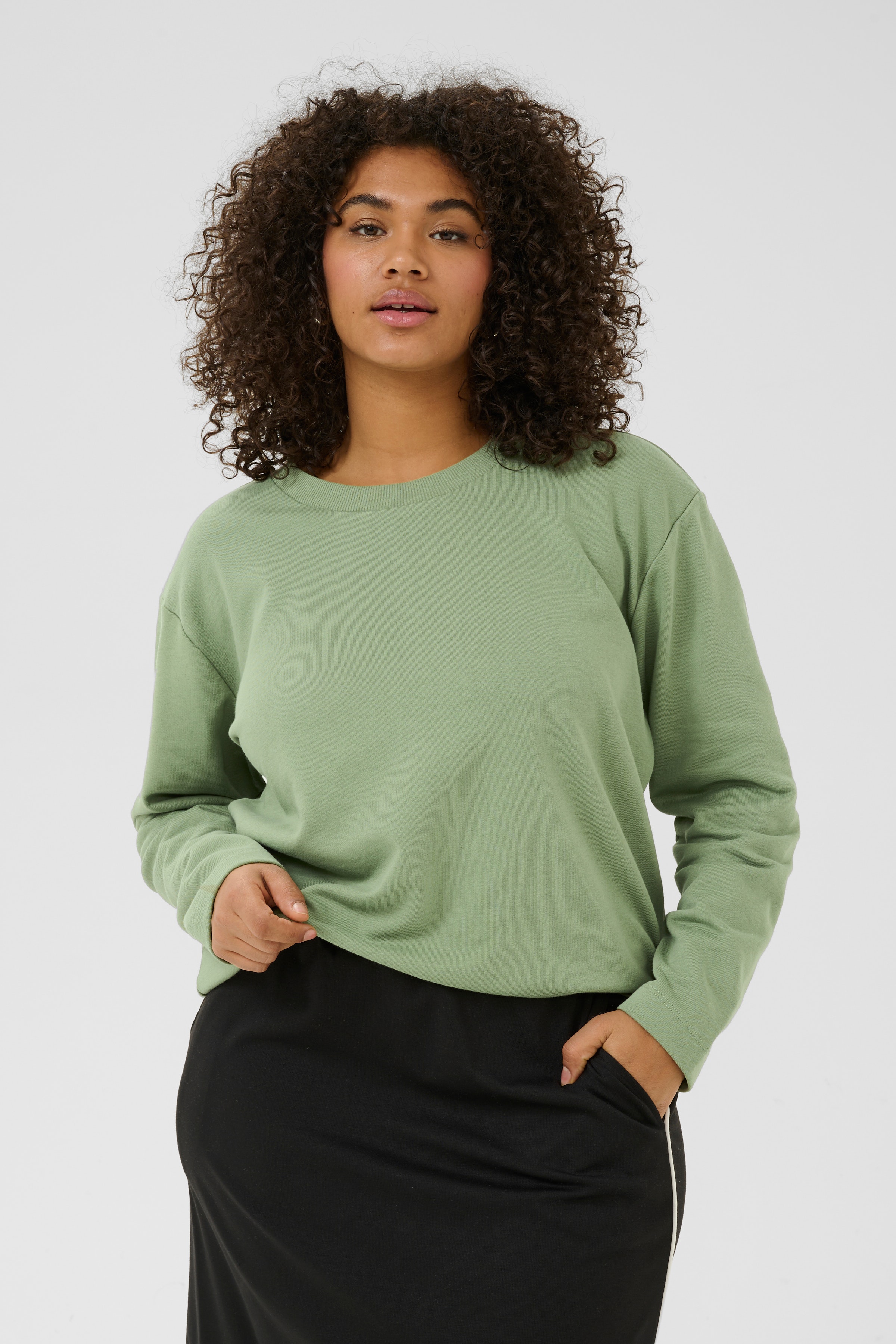 KCzelia Sweatshirt LOOKBOOK FRONT 10583513-170115