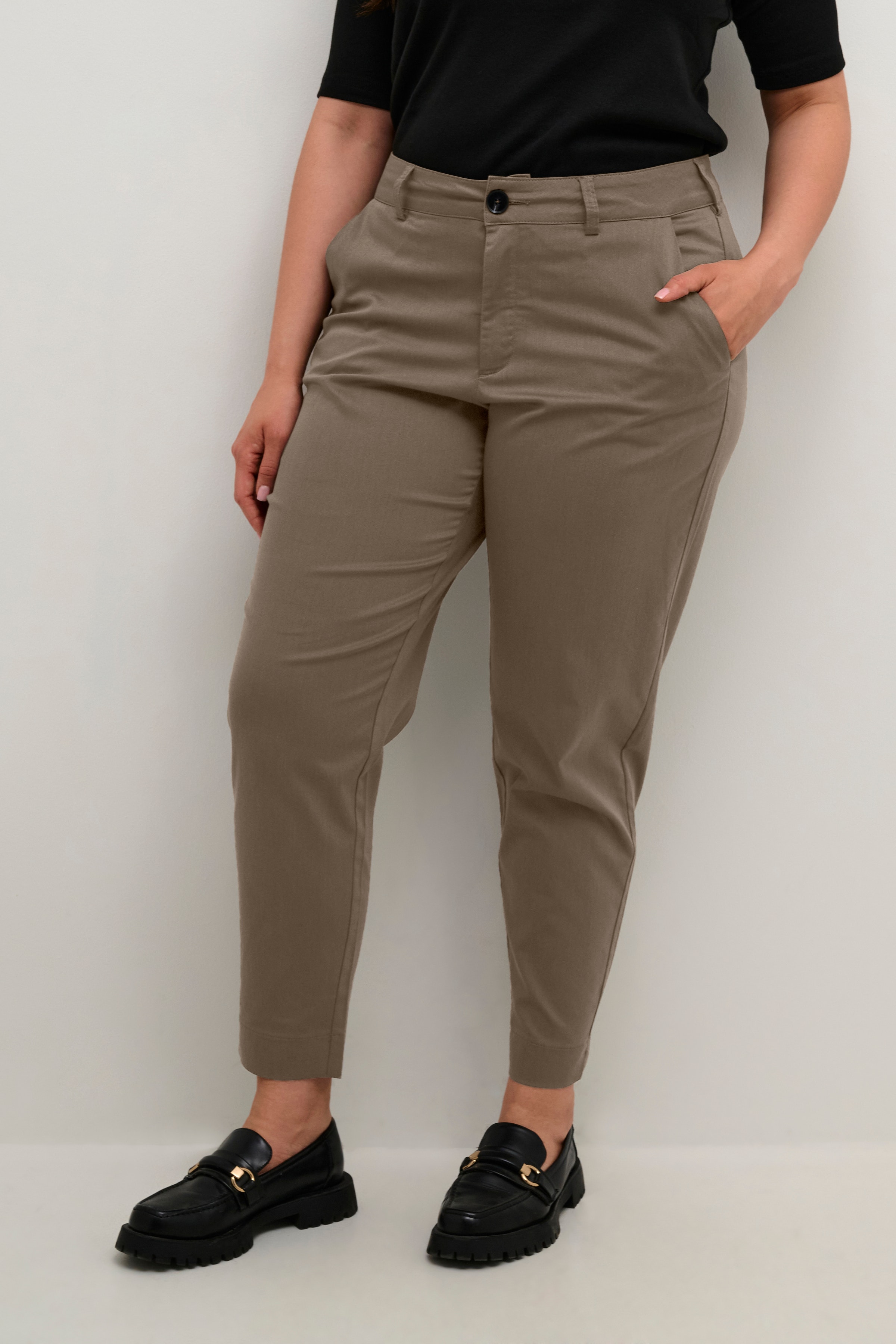 KCleana Trousers LOOKBOOK FRONT 10581546-190810