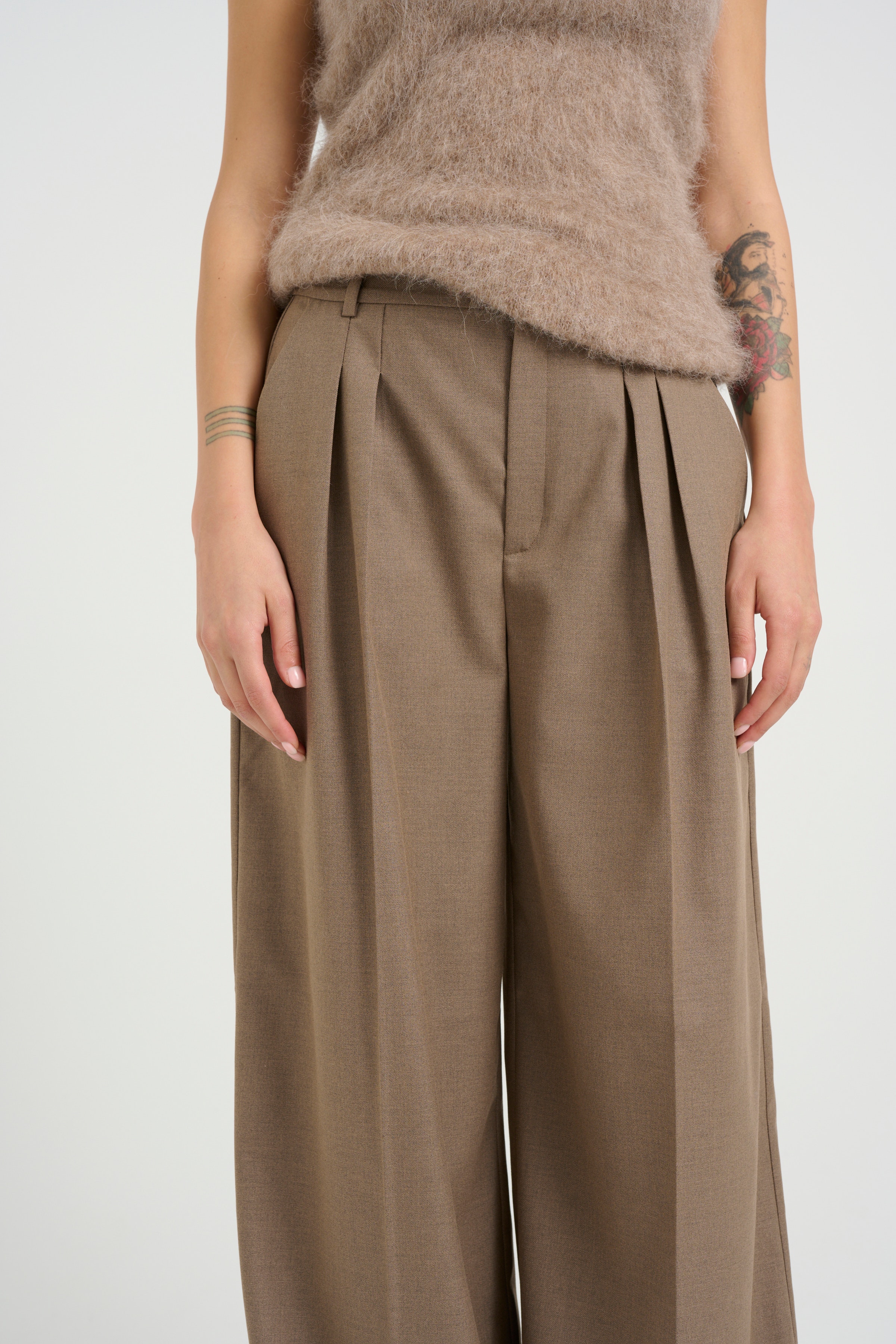 CaciaGZ Trousers LOOKBOOK DETAIL 10909729-106856