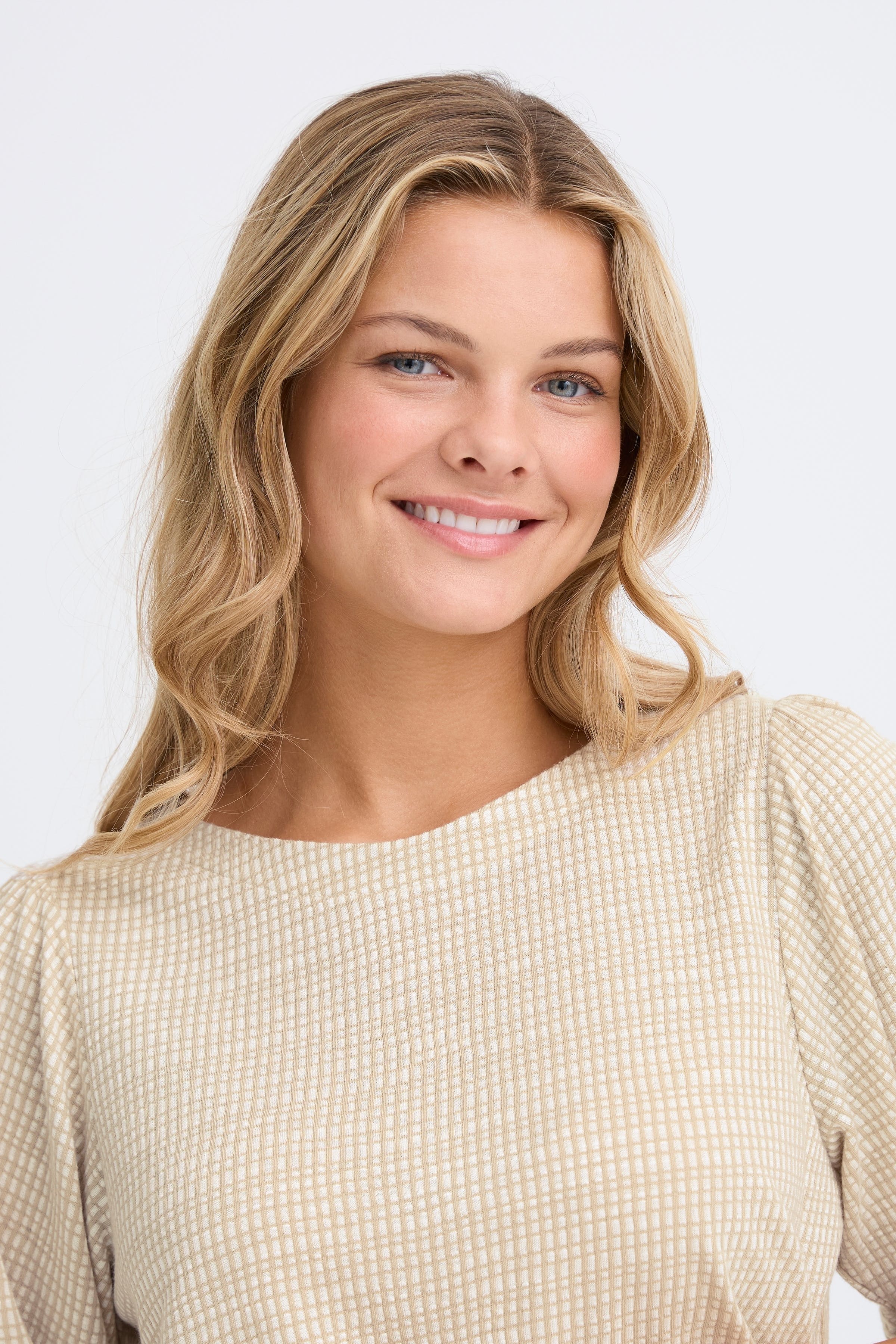 FRNIALA T-shirt LOOKBOOK DETAIL 20617522-900005071