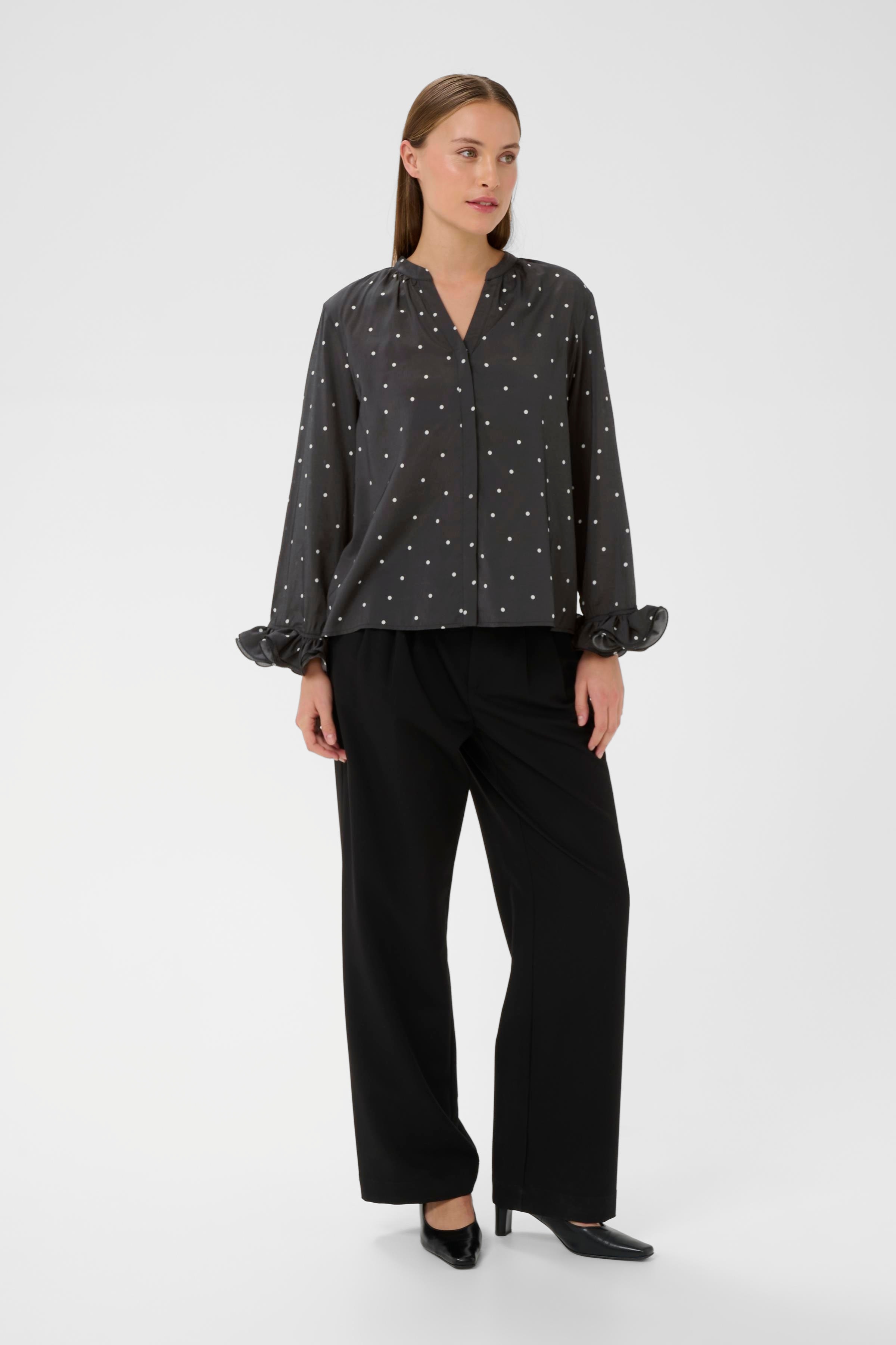 KBCaroline Blouse LOOKBOOK FRONT 10105719-108862