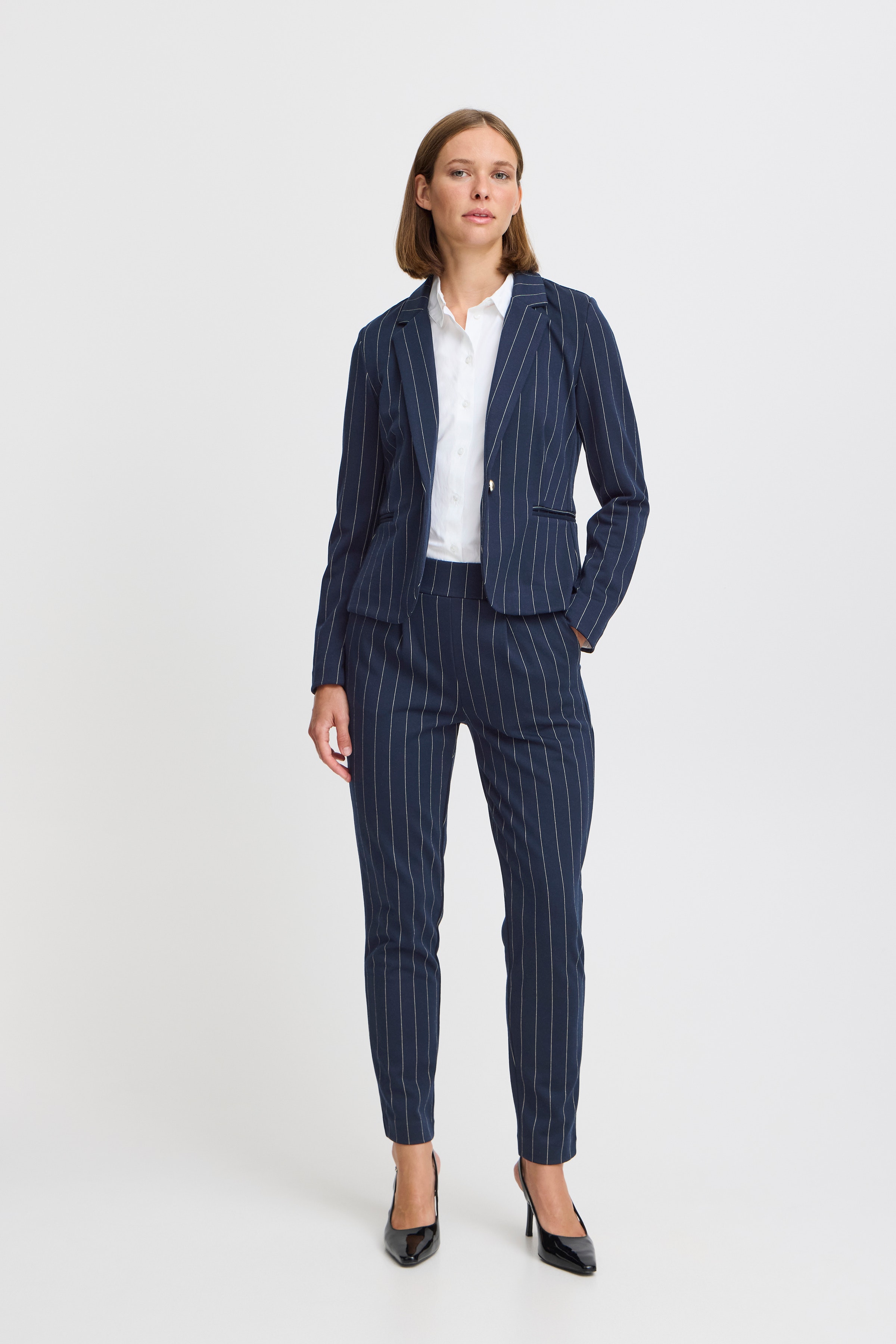 BYROWAN Hose LOOKBOOK FRONT 20815726-202176