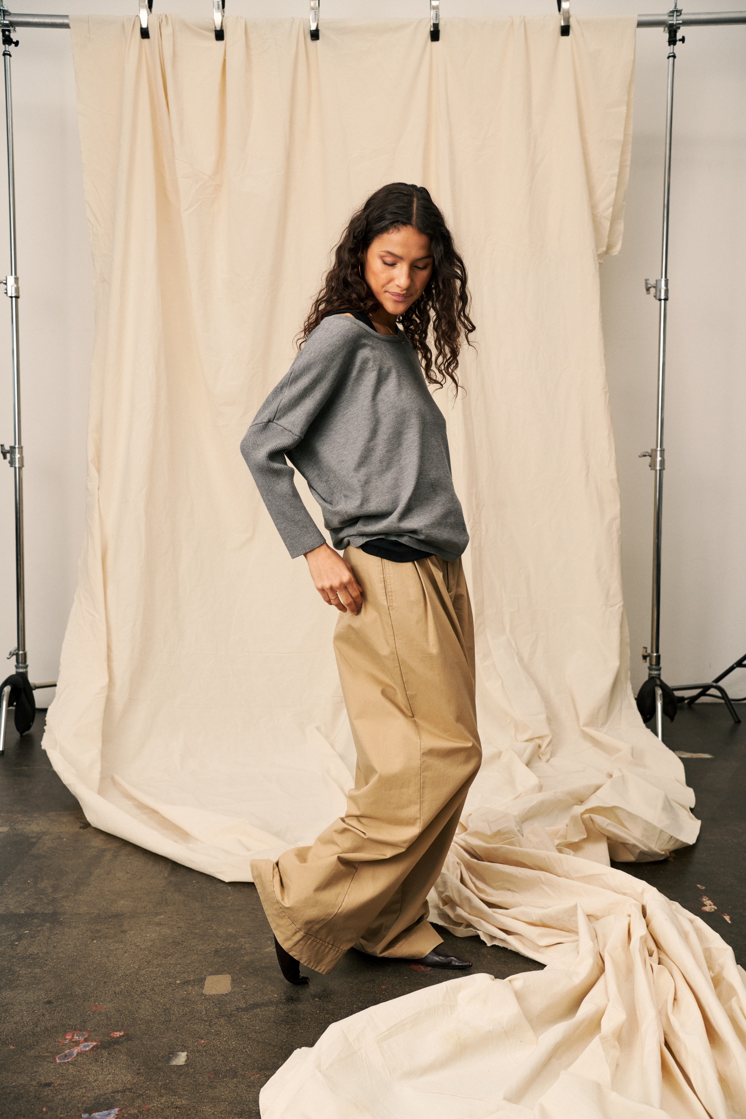 MilaSZ R-Neck Pullover
 LOCATION NONE 30500003-1739141