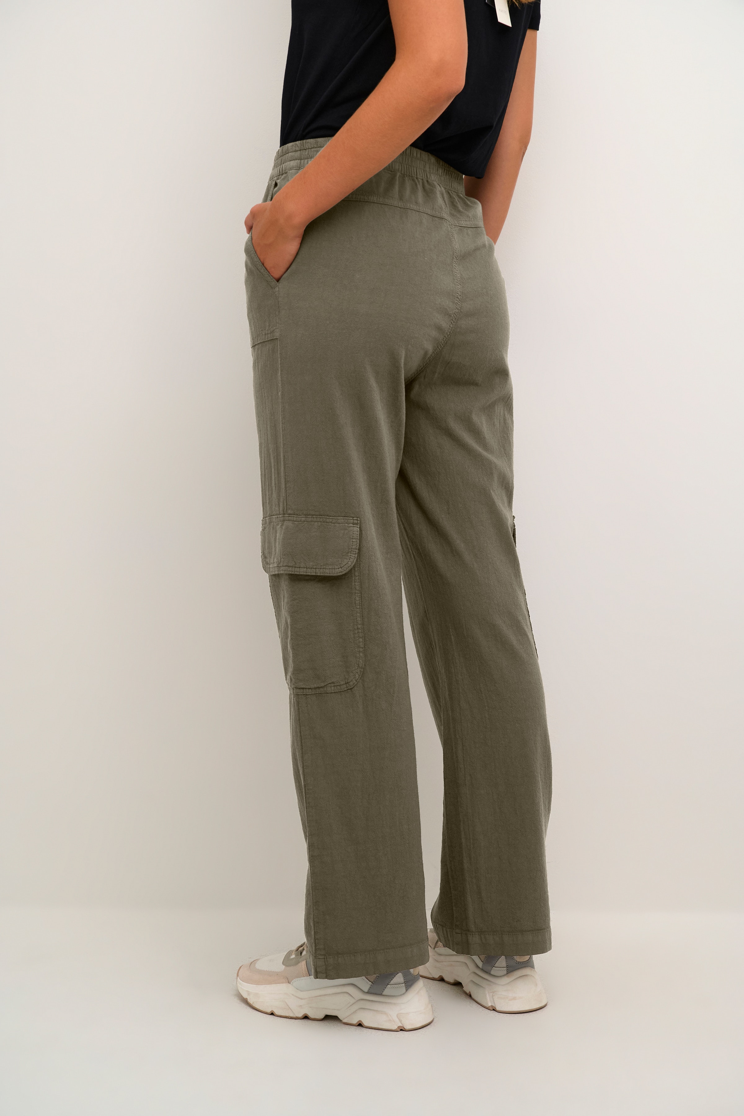 KAnaya Trousers LOOKBOOK BACK 10508358-190511