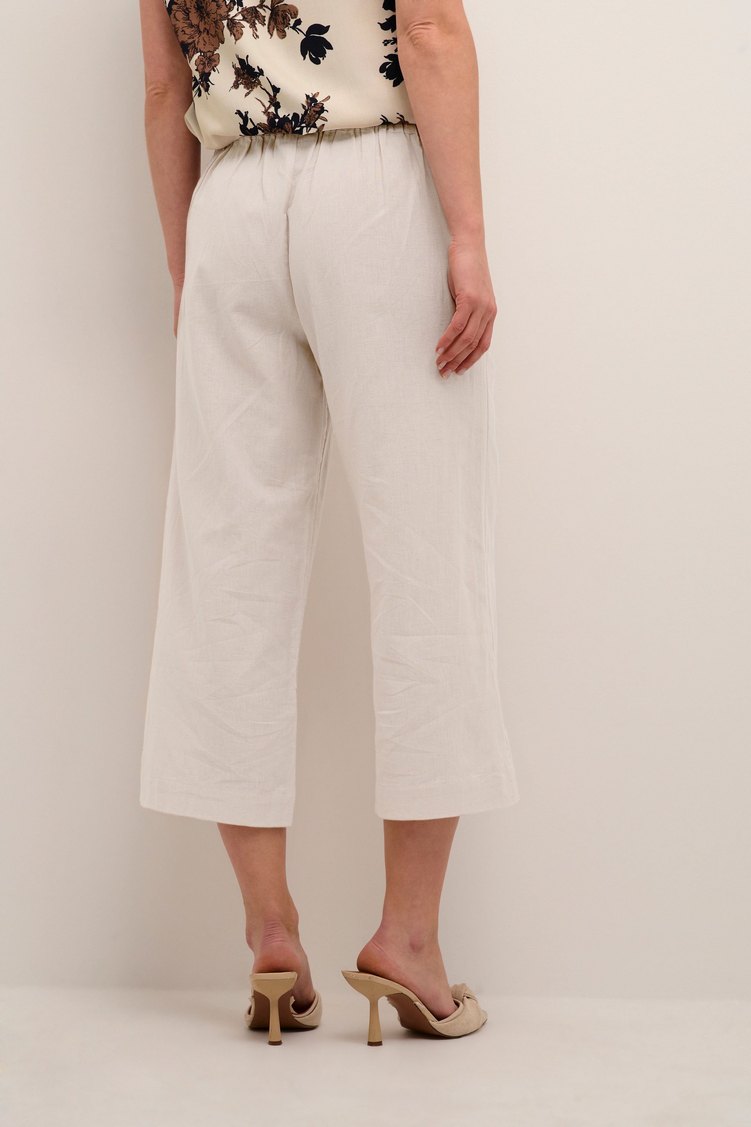 BPkia Trousers LOOKBOOK BACK 10590416-101296B
