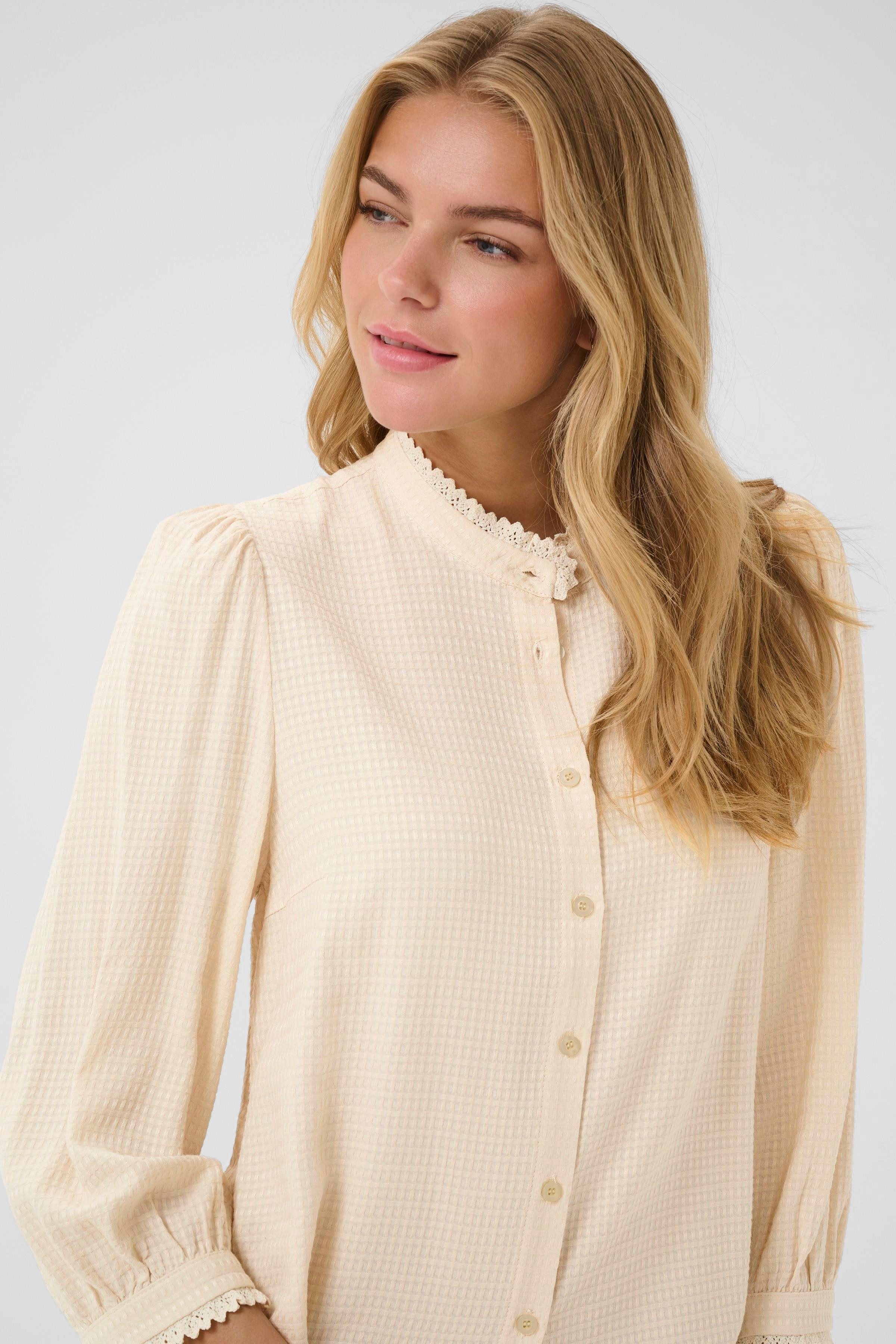 CRNella Shirt LOOKBOOK DETAIL 10614173-130905