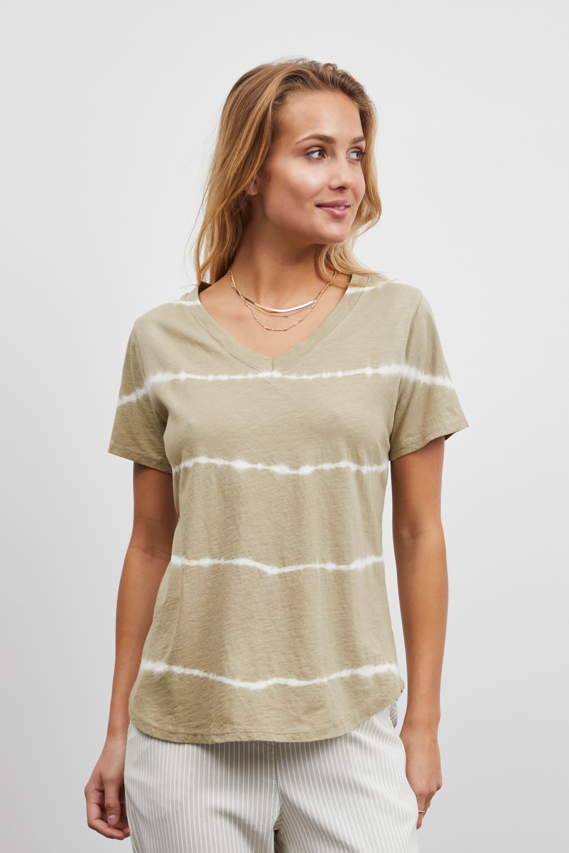 SBFAIDA T-shirt LOOKBOOK FRONT 22100218-161407